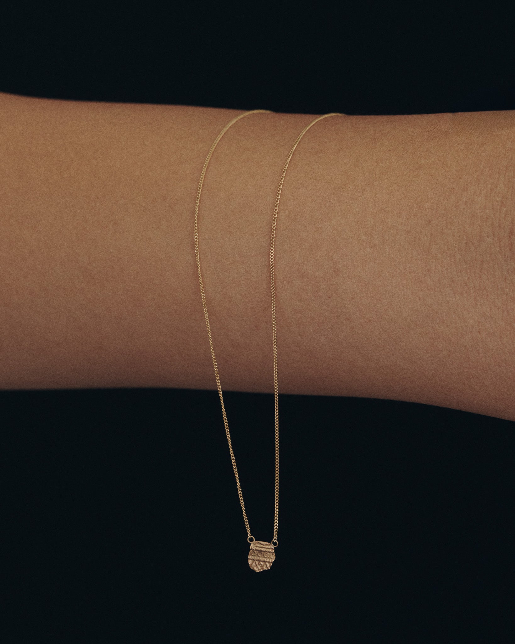 Relic MM Necklace Solid Gold