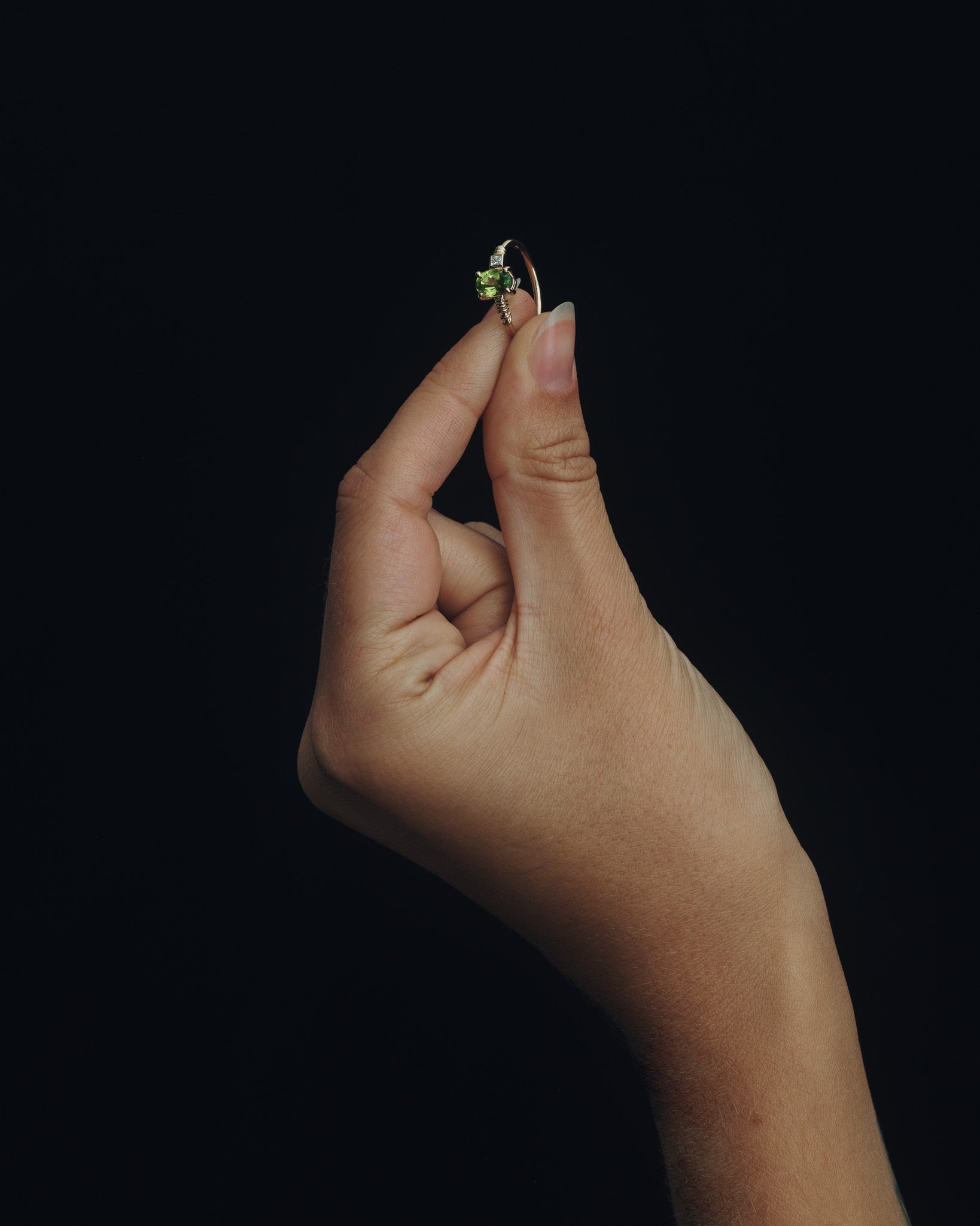 Kyri Ring Peridot Diamond Solid Gold