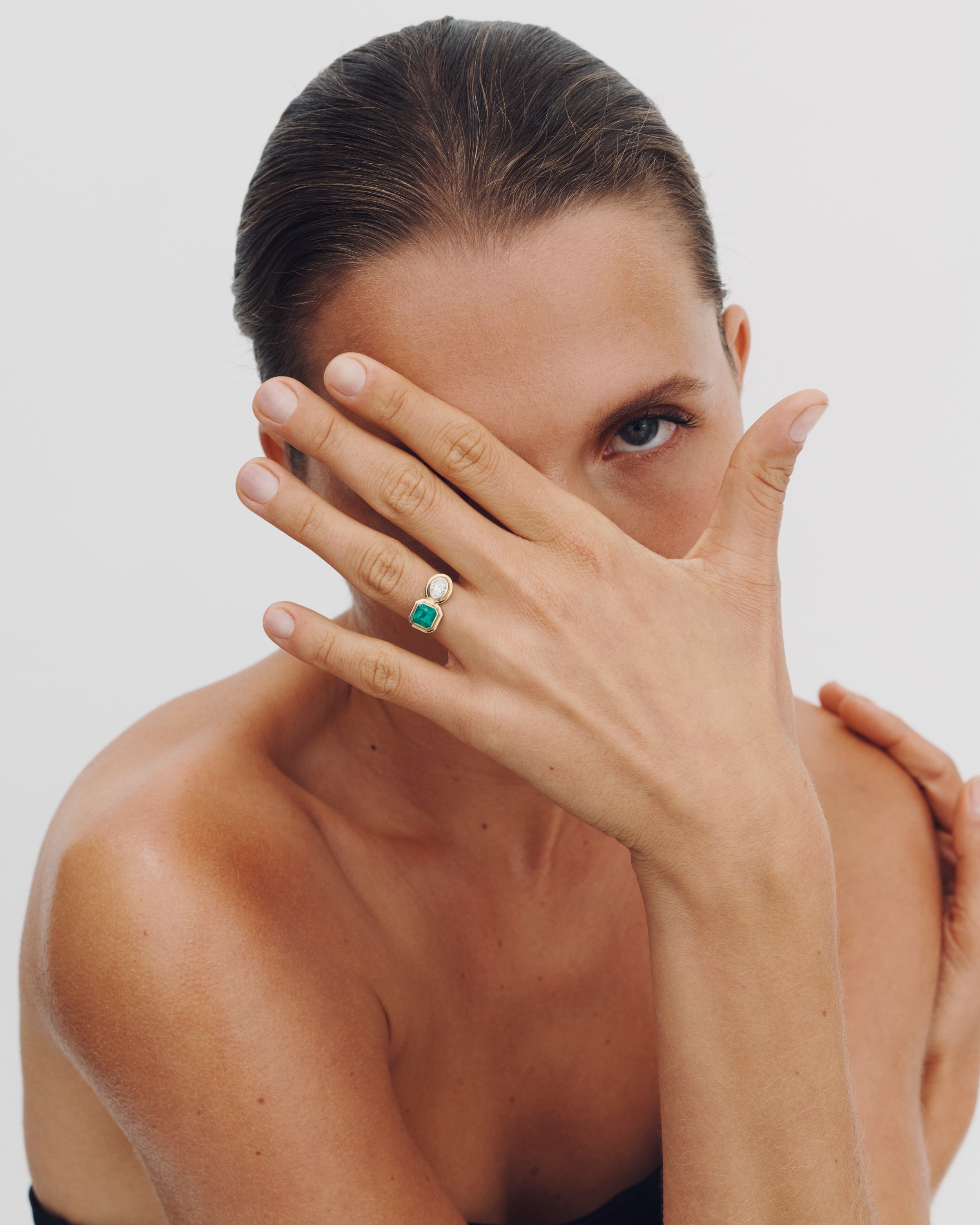 Mino Ring Emerald Diamond Solid Gold