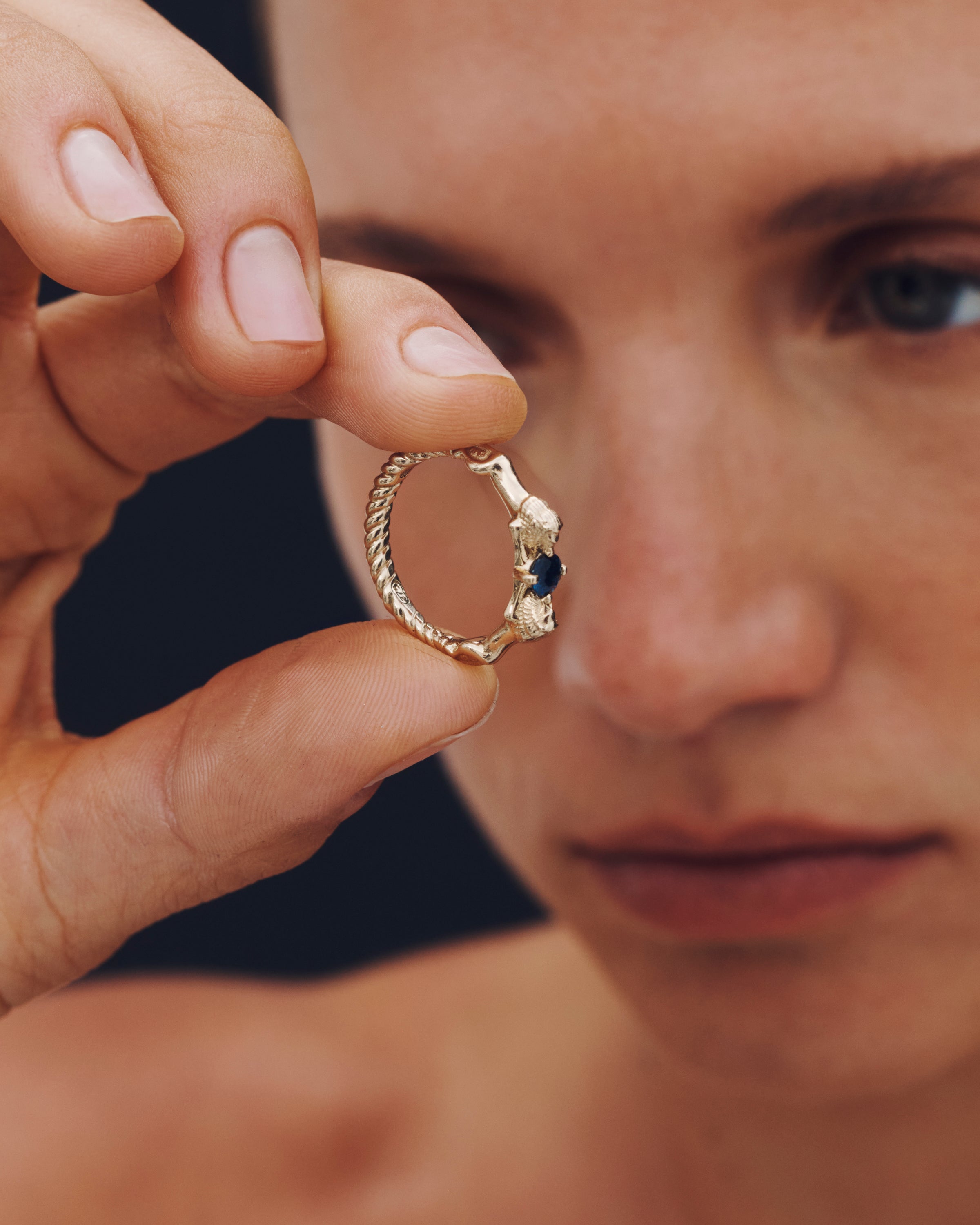 Leon Ring Blue Sapphire Solid Gold