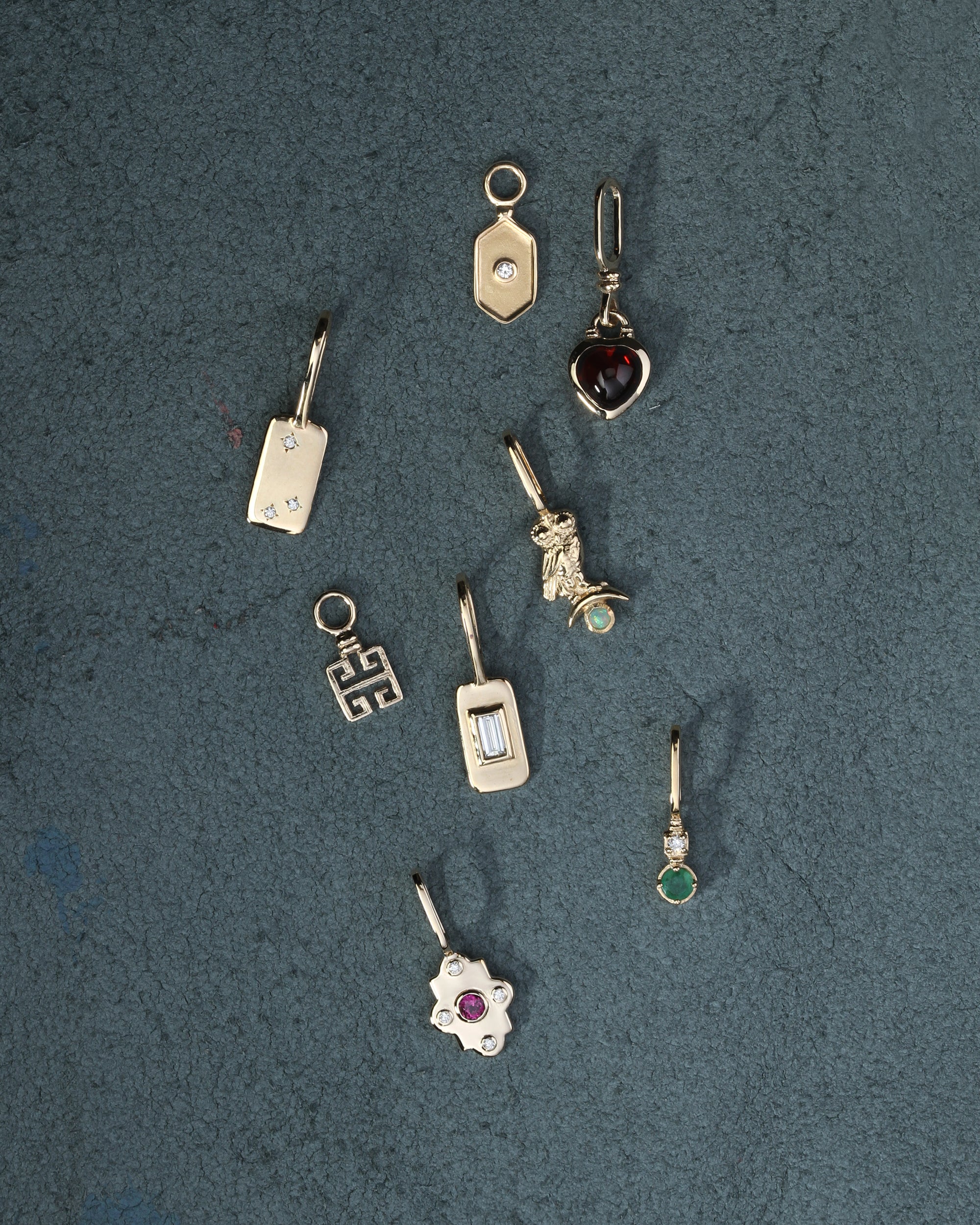 Venus Charm Garnet Solid Gold