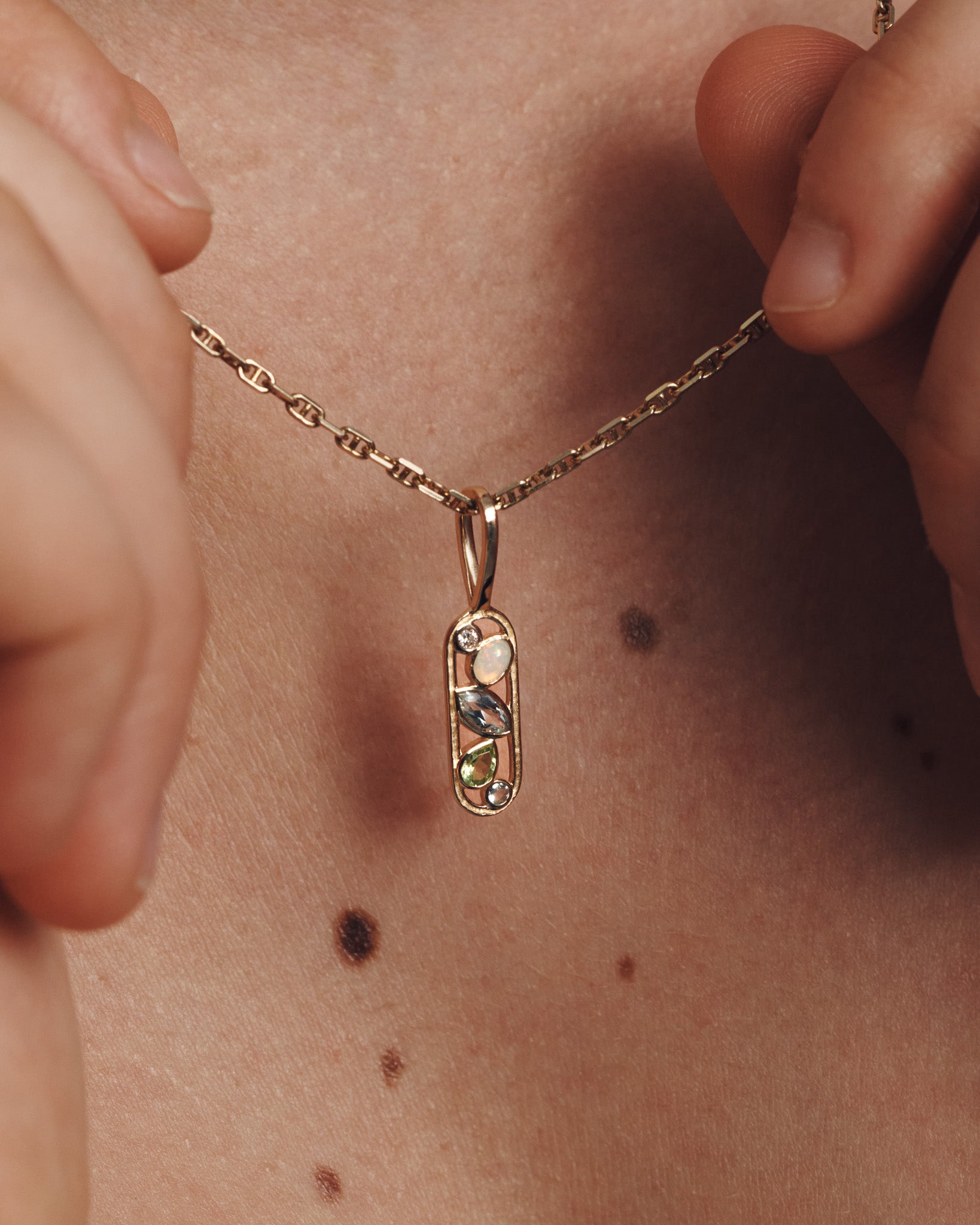 Amara Pendant Solid Gold
