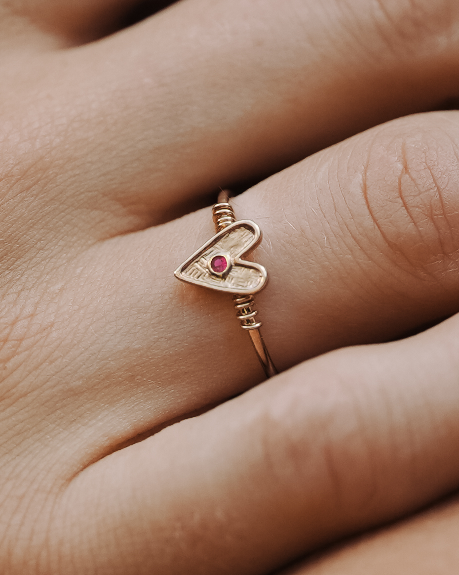Amore Ring Ruby Solid Gold