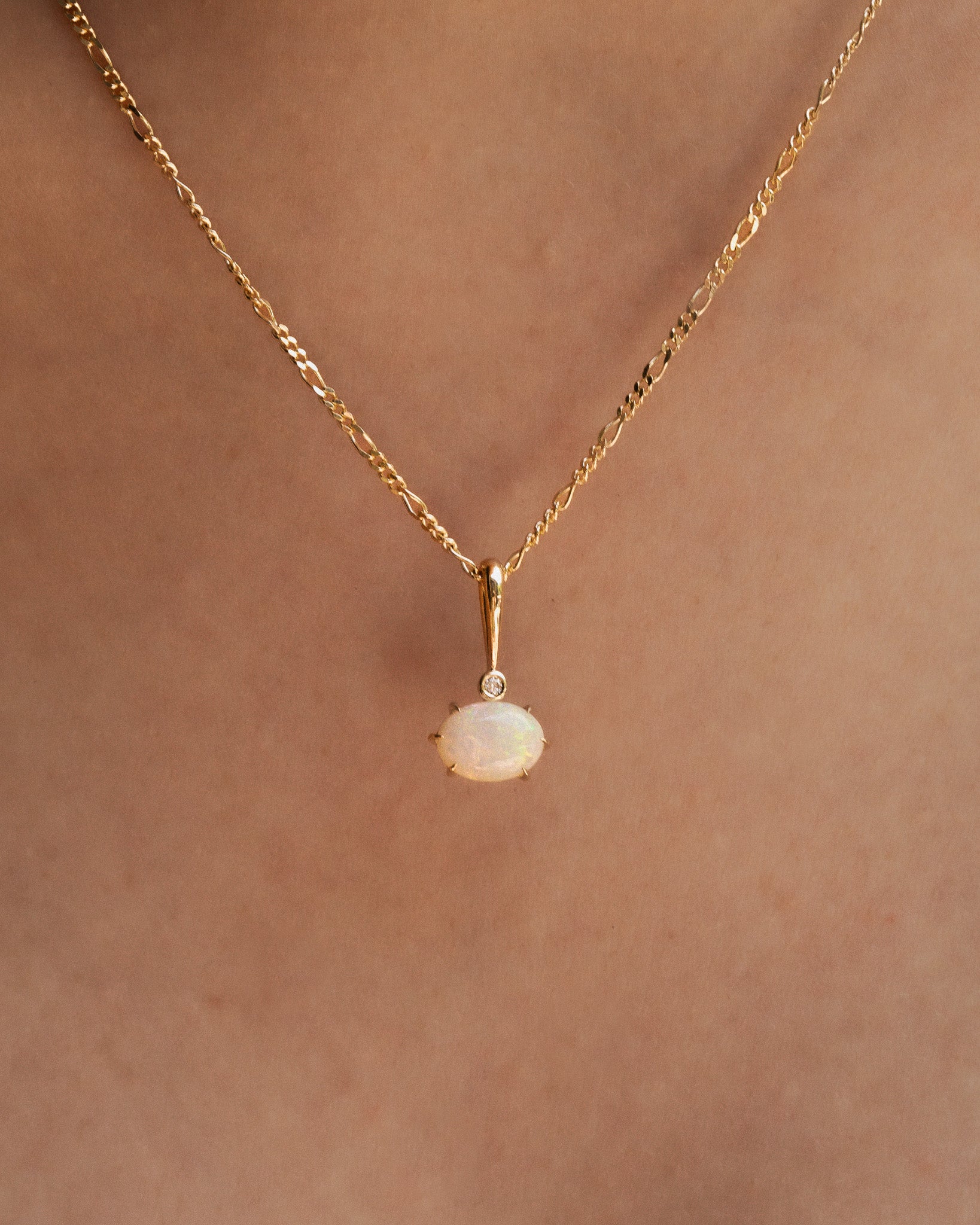 Astra Oval Pendant Opal Diamond Solid Gold