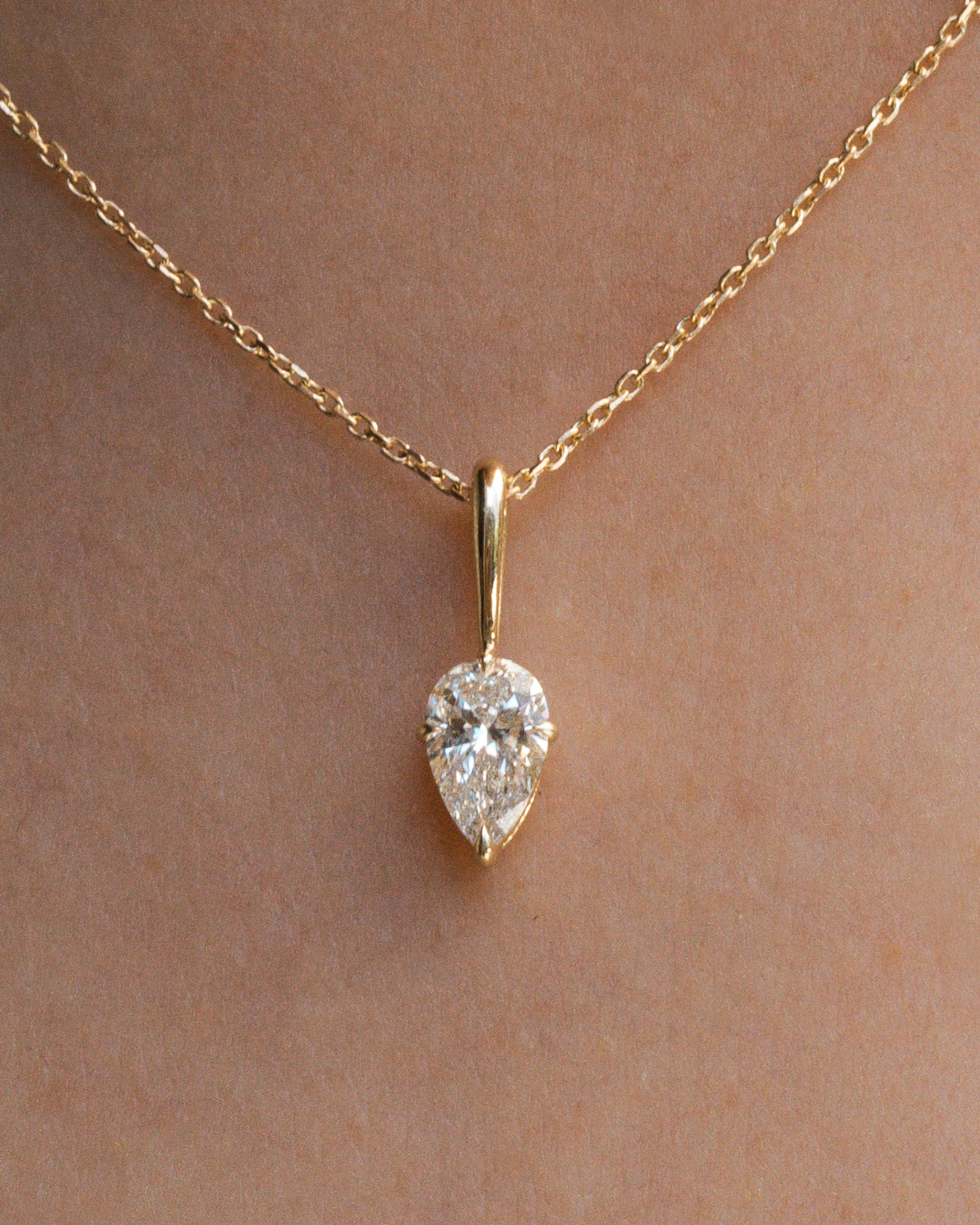 Astra Pear Pendant Diamond Solid Gold