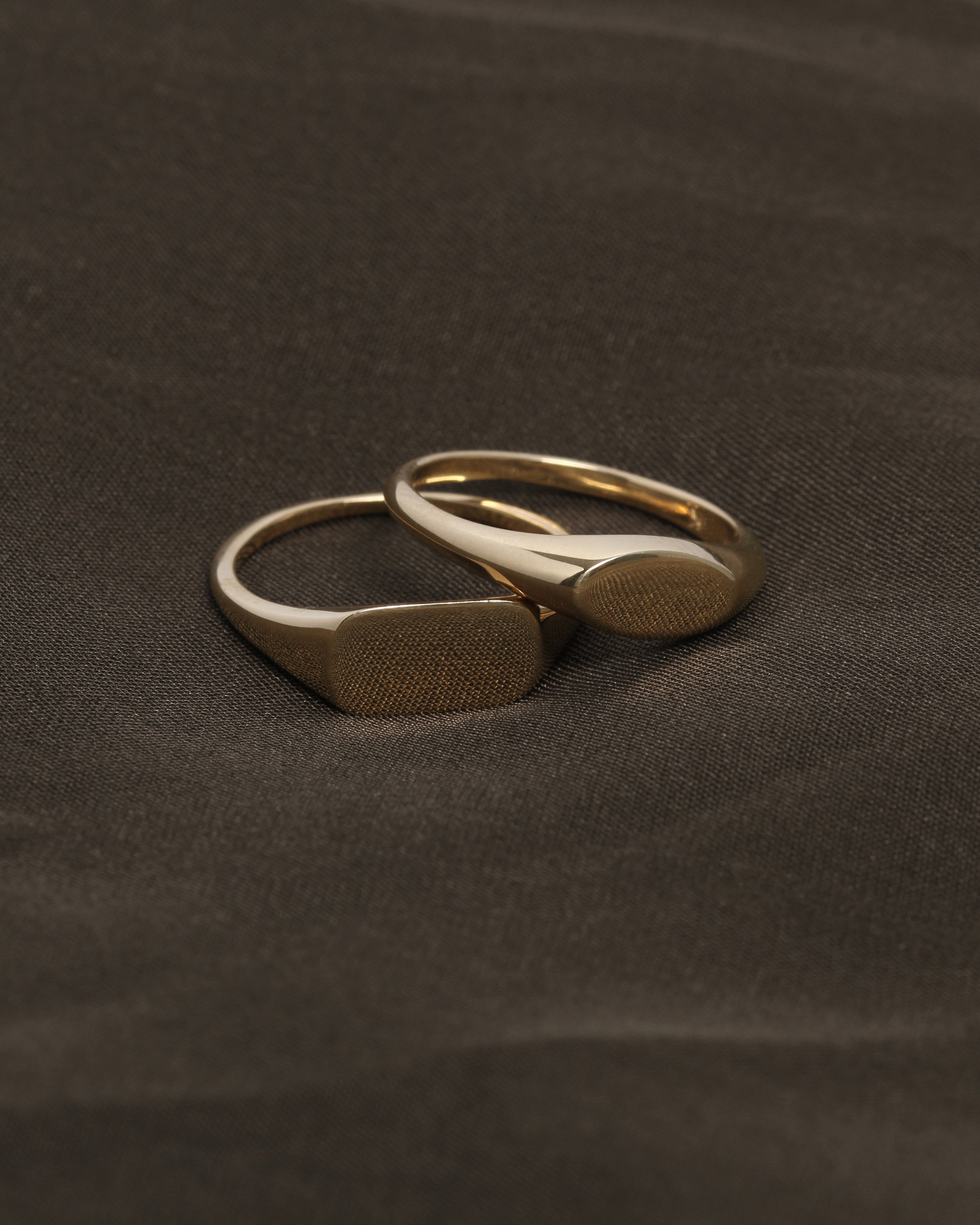 Forma Signet Solid Gold
