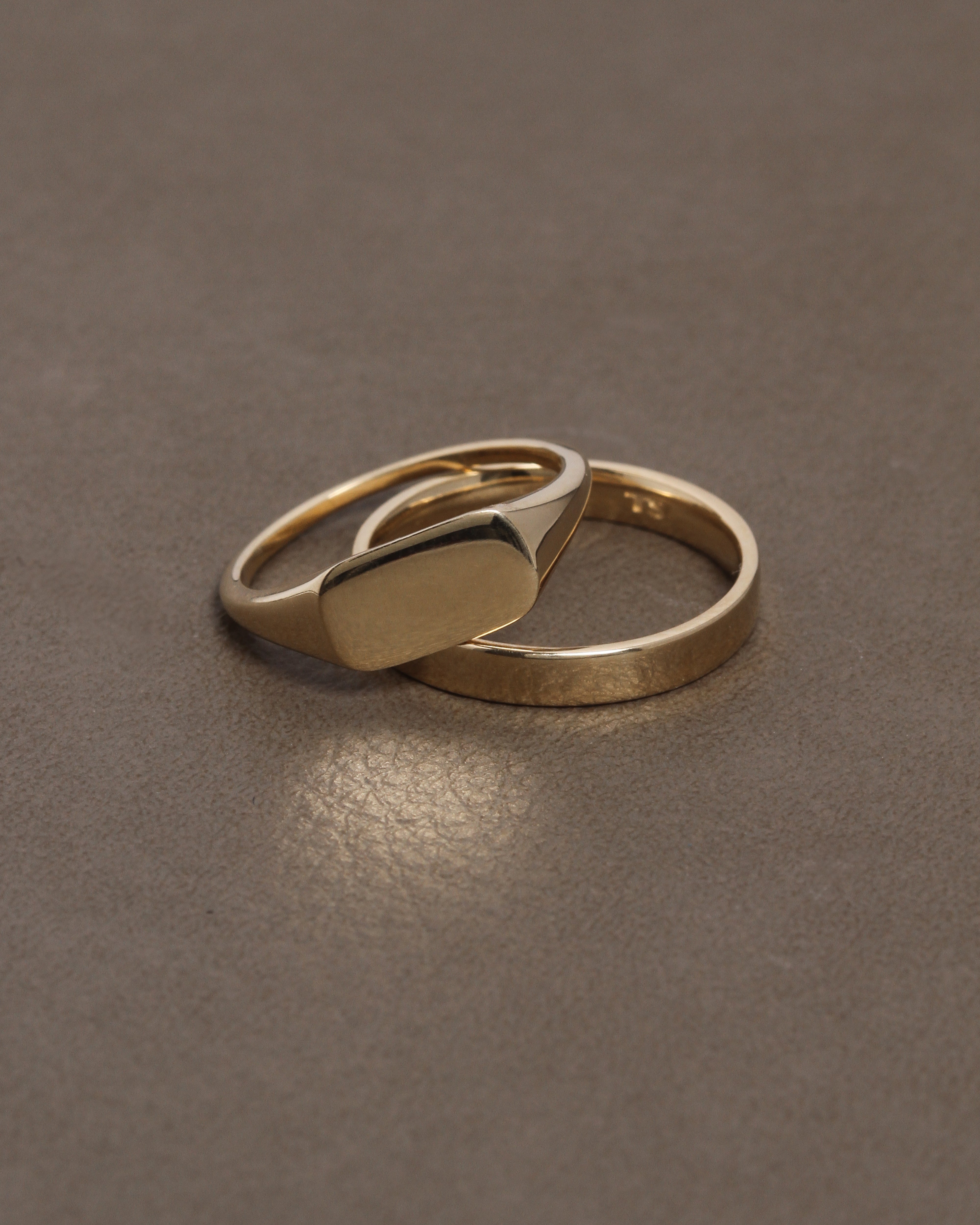 Cigar 3mm Band Solid Gold