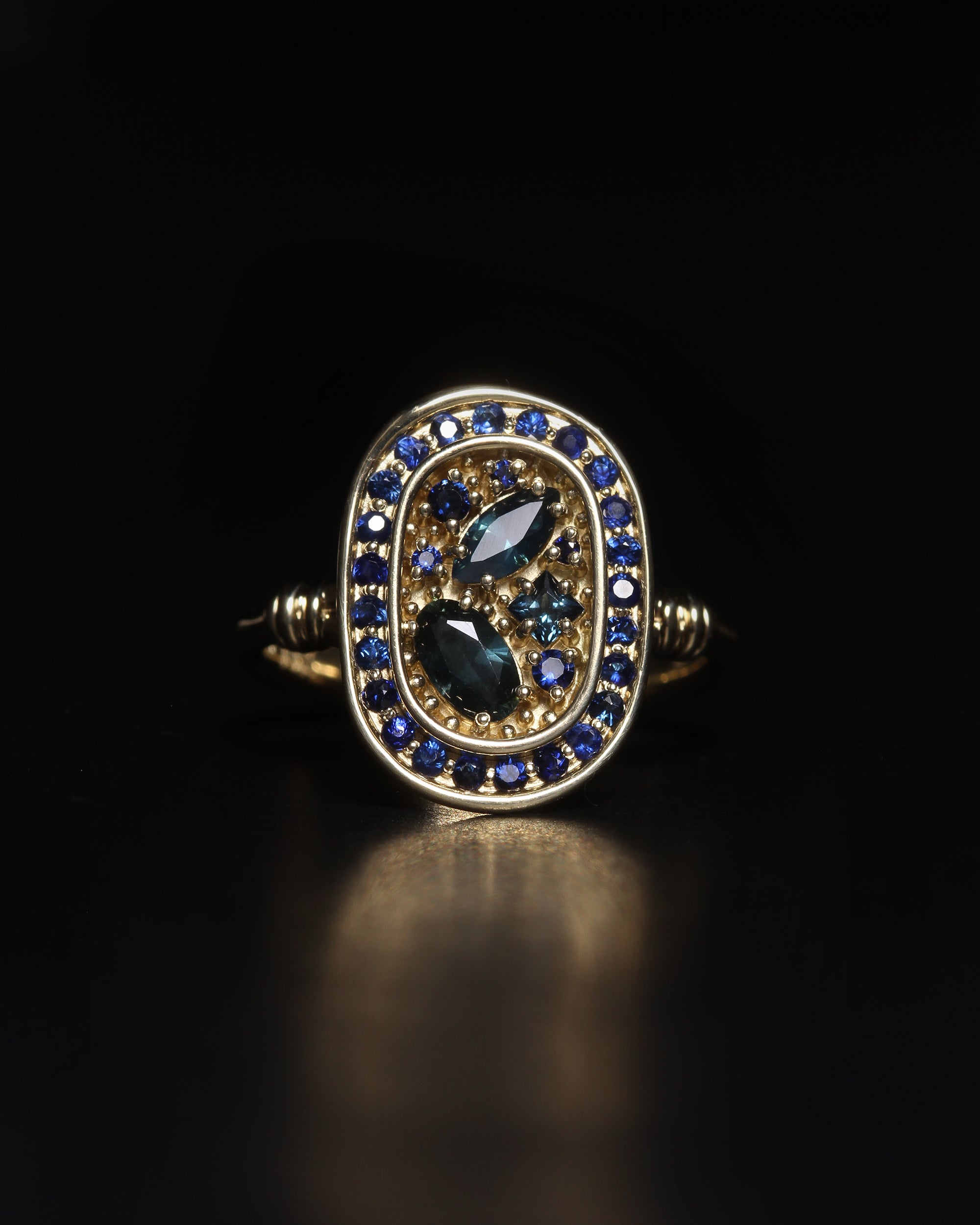Illume Halo Ring Sapphire Solid Gold