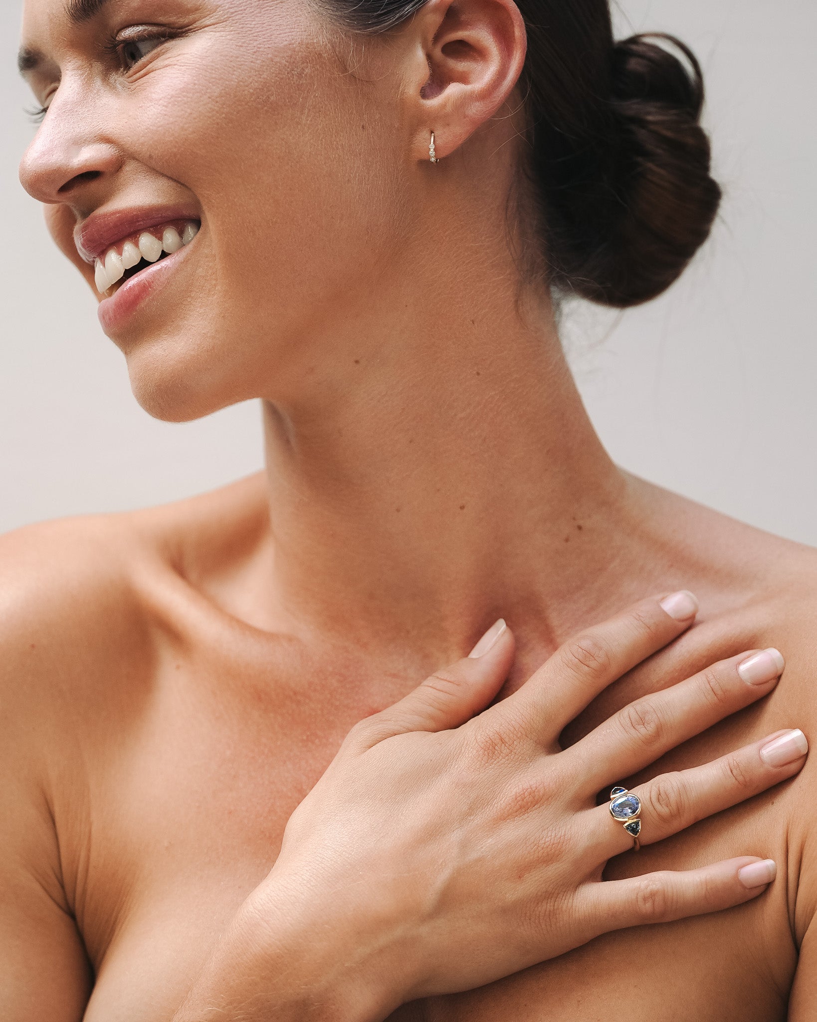 Lumen Trilogy Ring Spinel Solid Gold