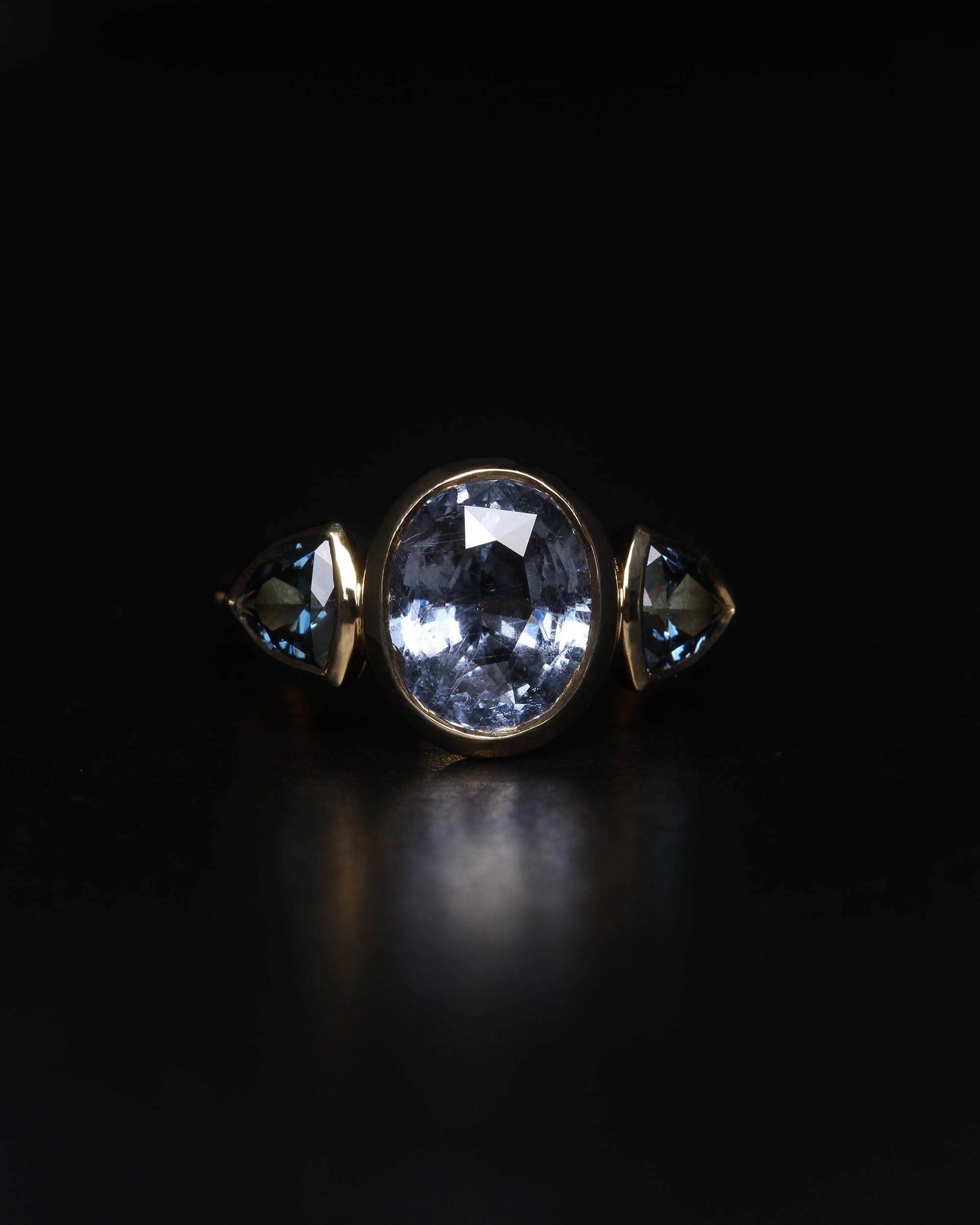 Lumen Trilogy Ring Spinel Solid Gold