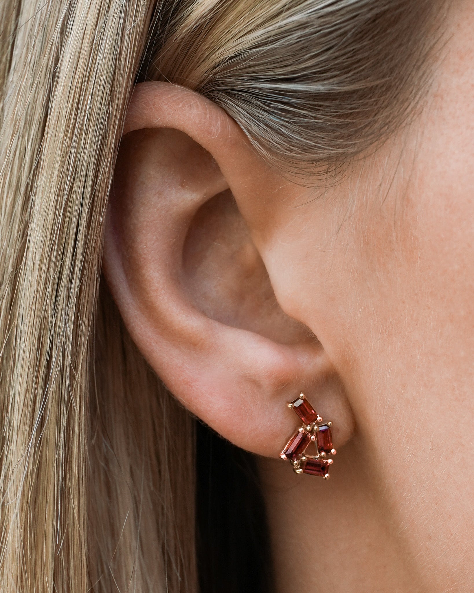 Monti Earrings Garnet Solid Gold