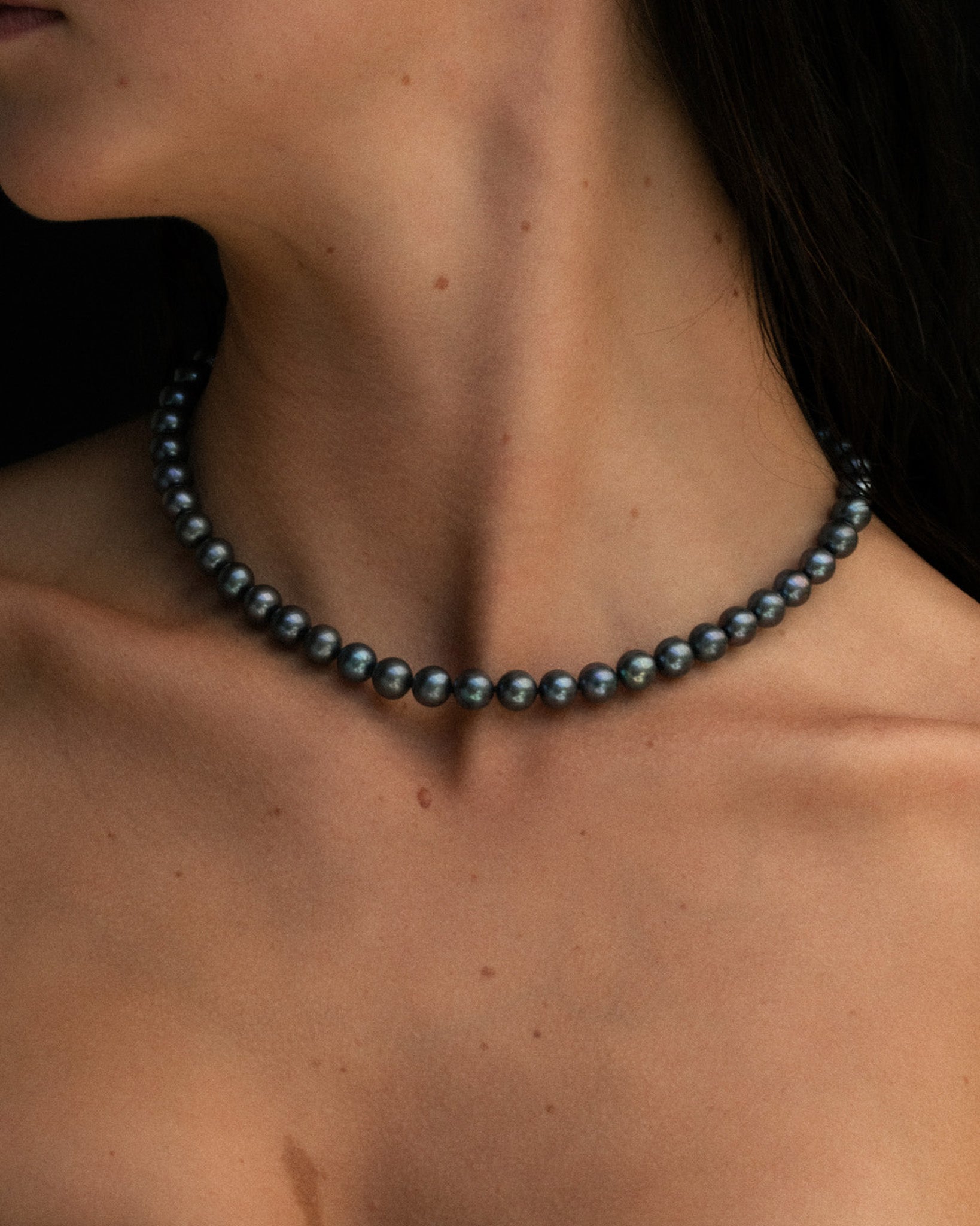 Eclipse Black Pearl Necklace Solid Gold