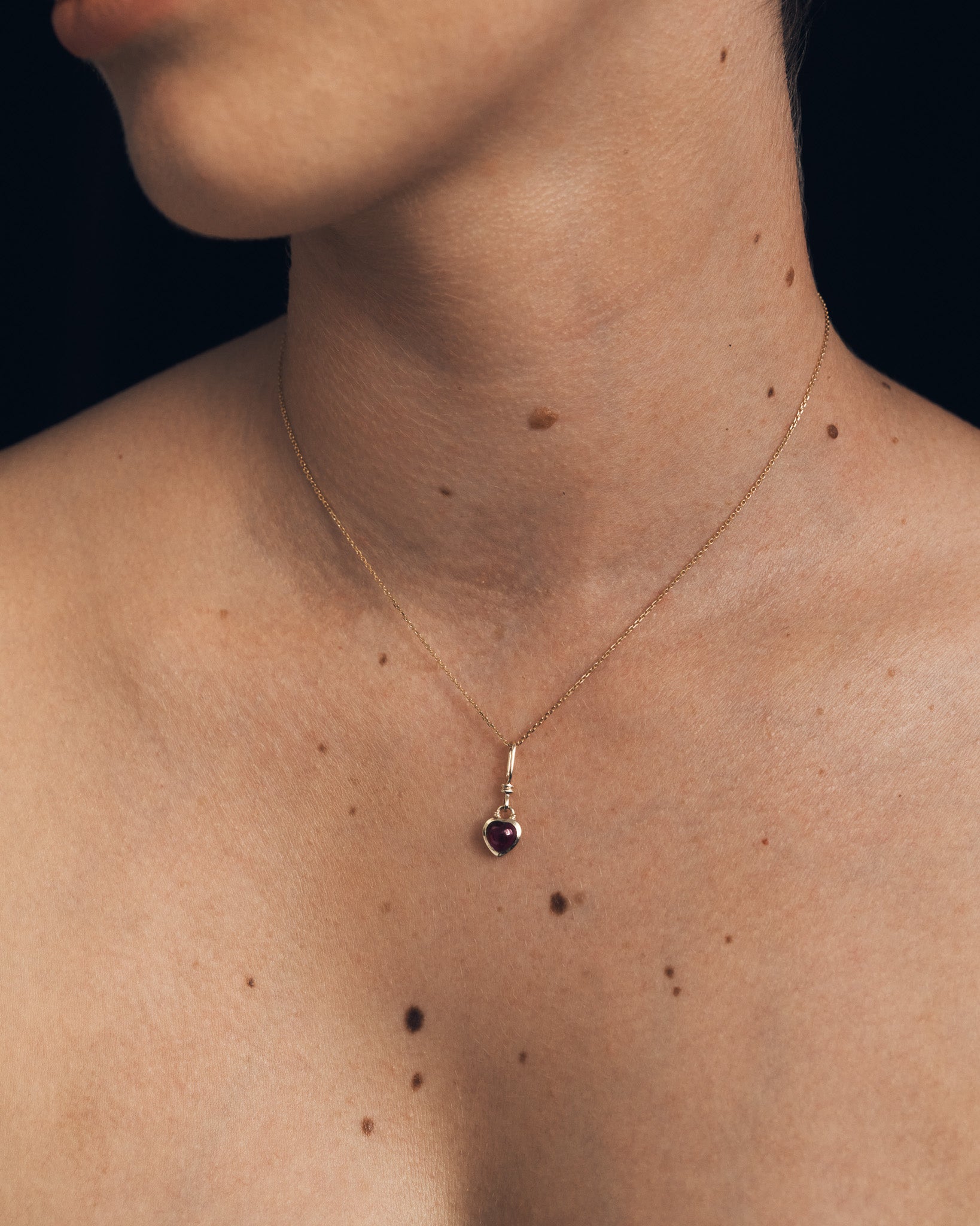 Venus Charm Garnet Solid Gold