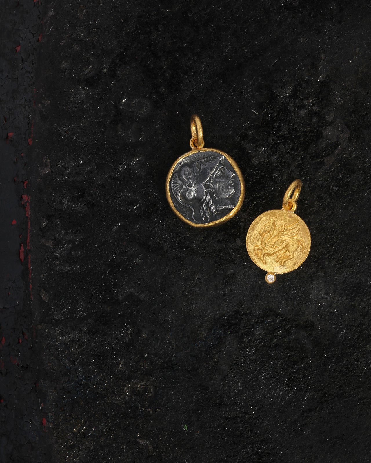 Temple of the Sun Alexander Pendant Solid Gold