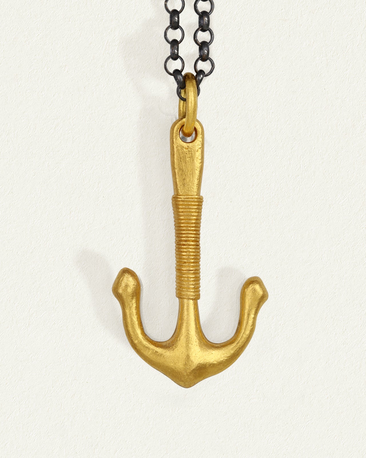 Anchor store necklace