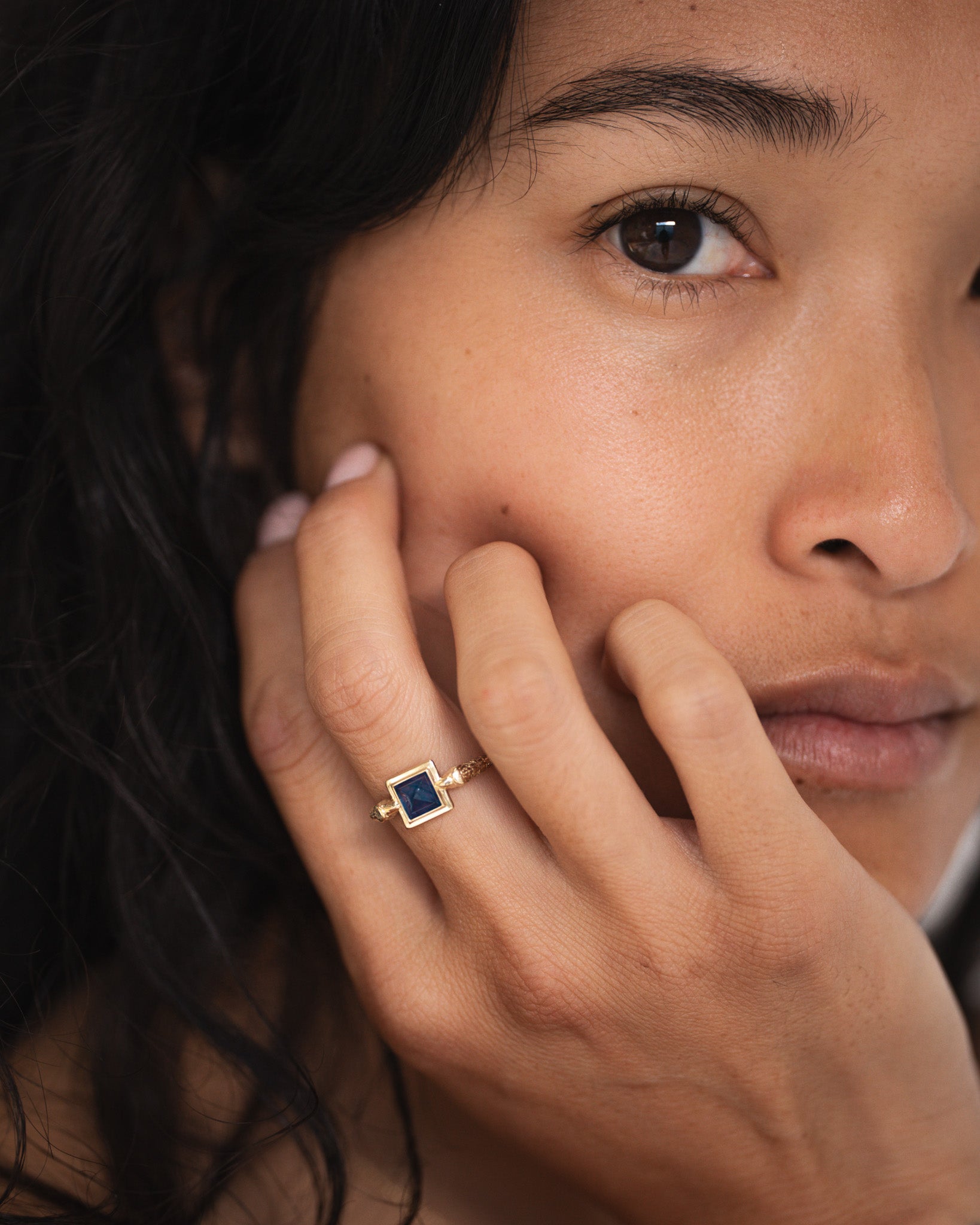 Temple of the Sun Asier Ring Blue Sapphire Solid Gold