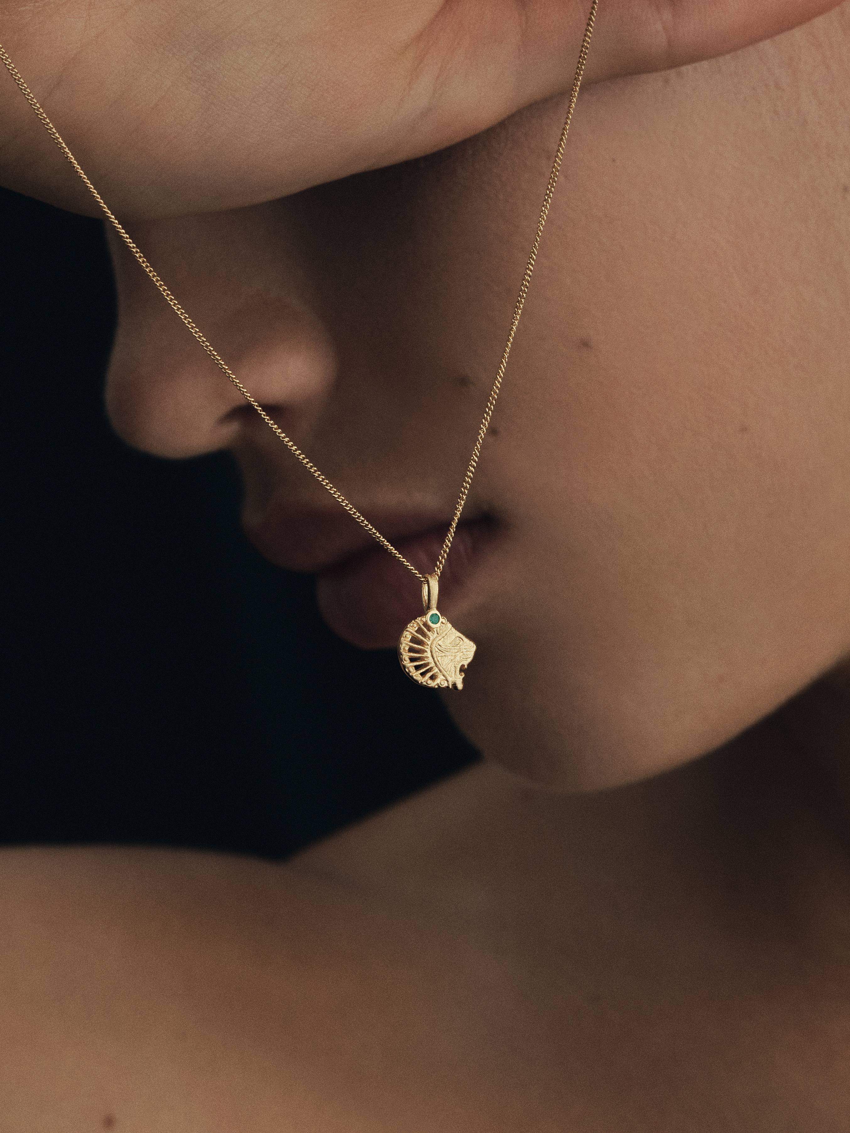 Temple of the Sun Babylon Small Necklace Gold Vermeil