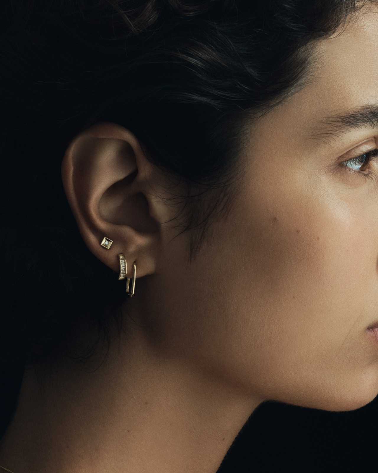 Temple of the Sun Jewellery Tapered Baguette Single Huggie White Topaz Solid Gold