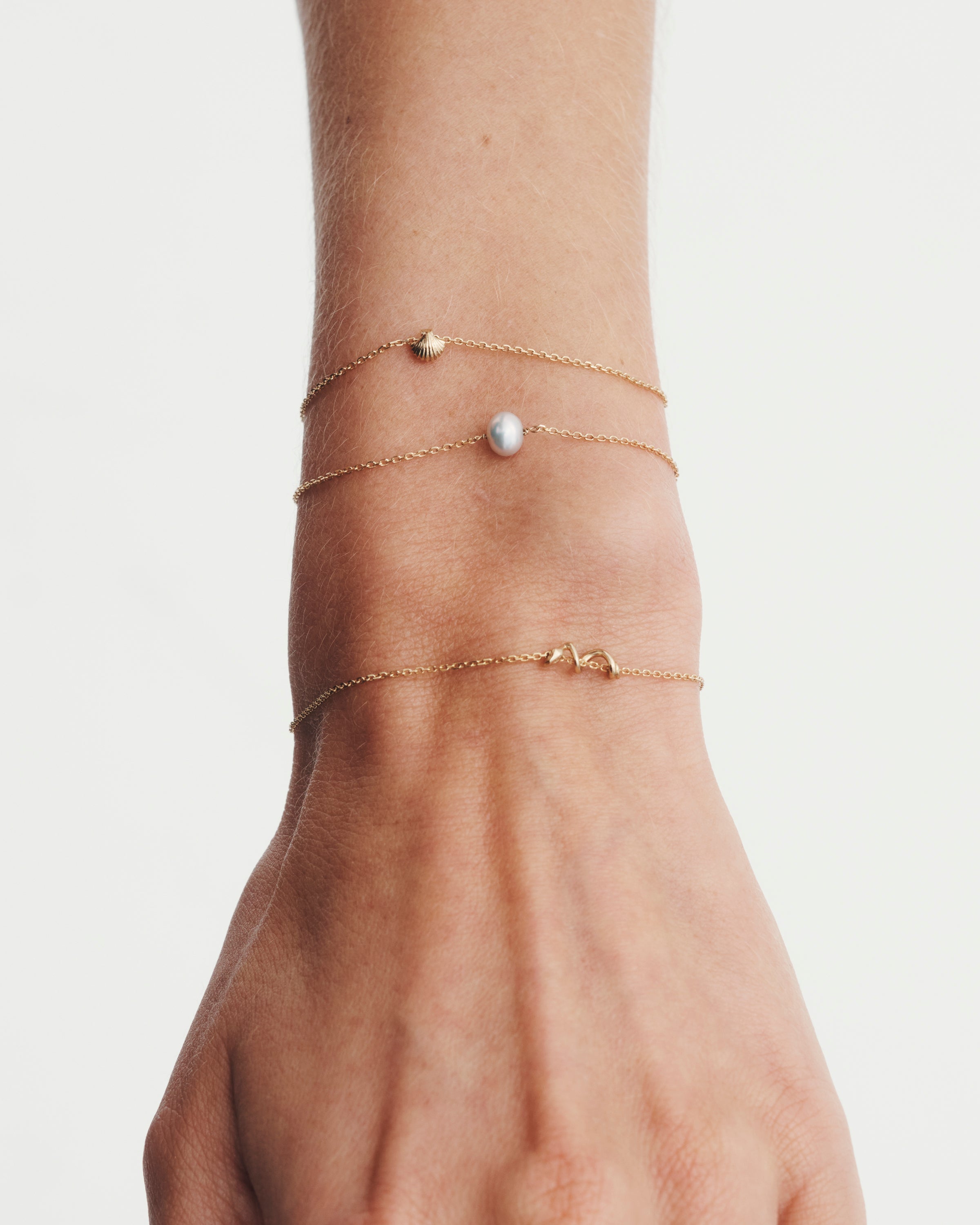 Temple of the Sun Mer Solitaire Bracelet Pearl Solid Gold