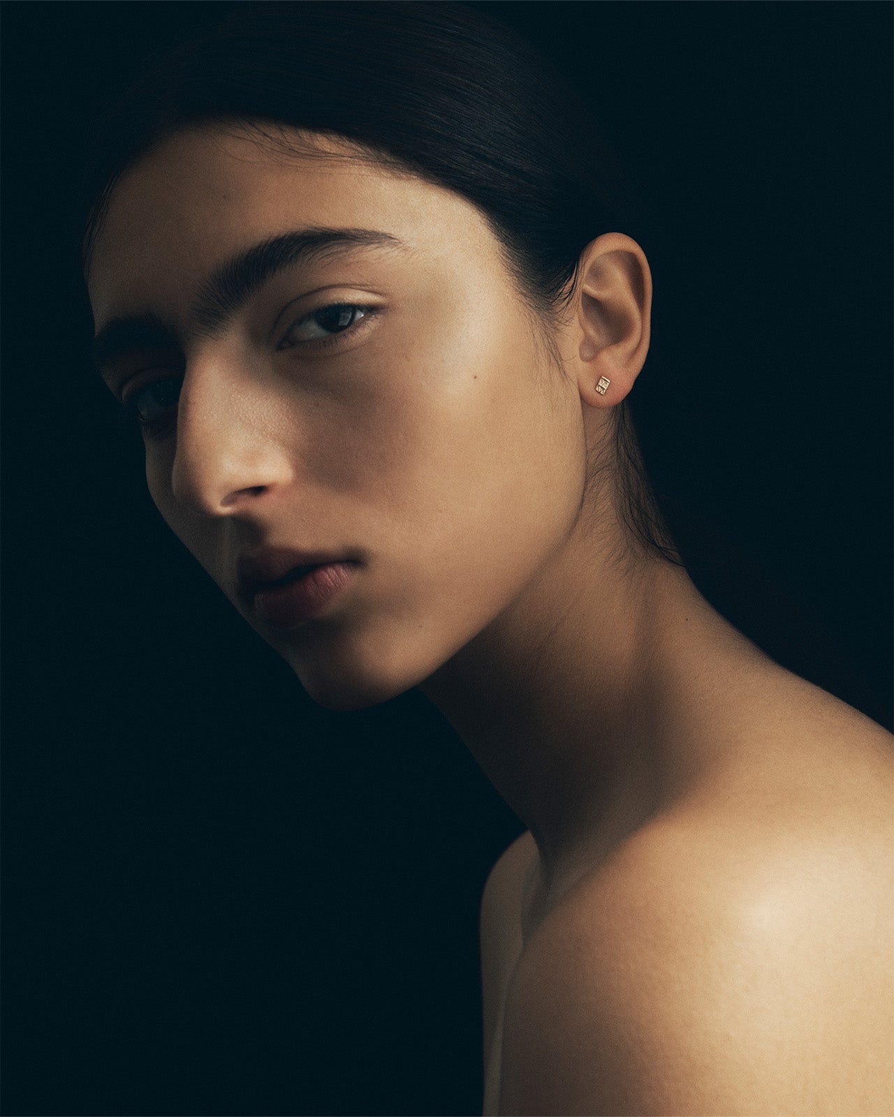 Temple of the Sun Relic MM Stud Earrings Solid Gold