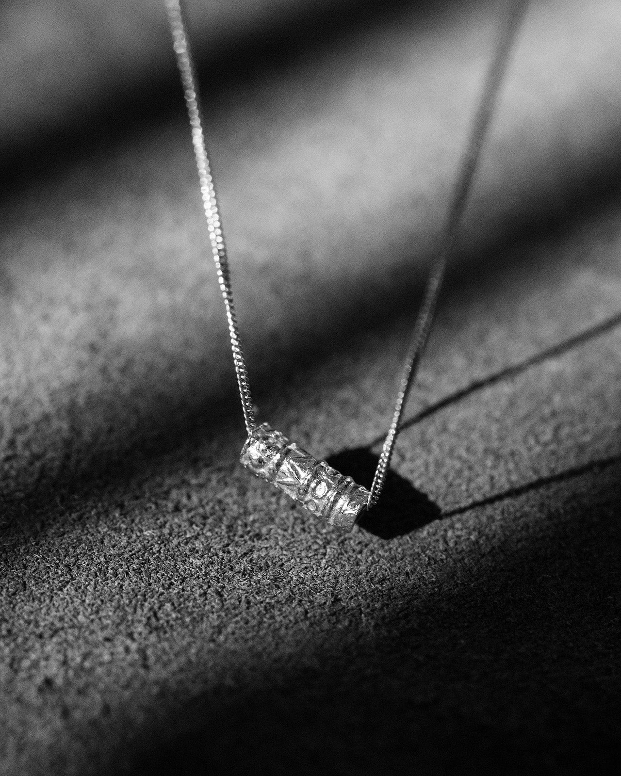 Temple of the Sun Relic Solitaire Bead Necklace Solid Gold