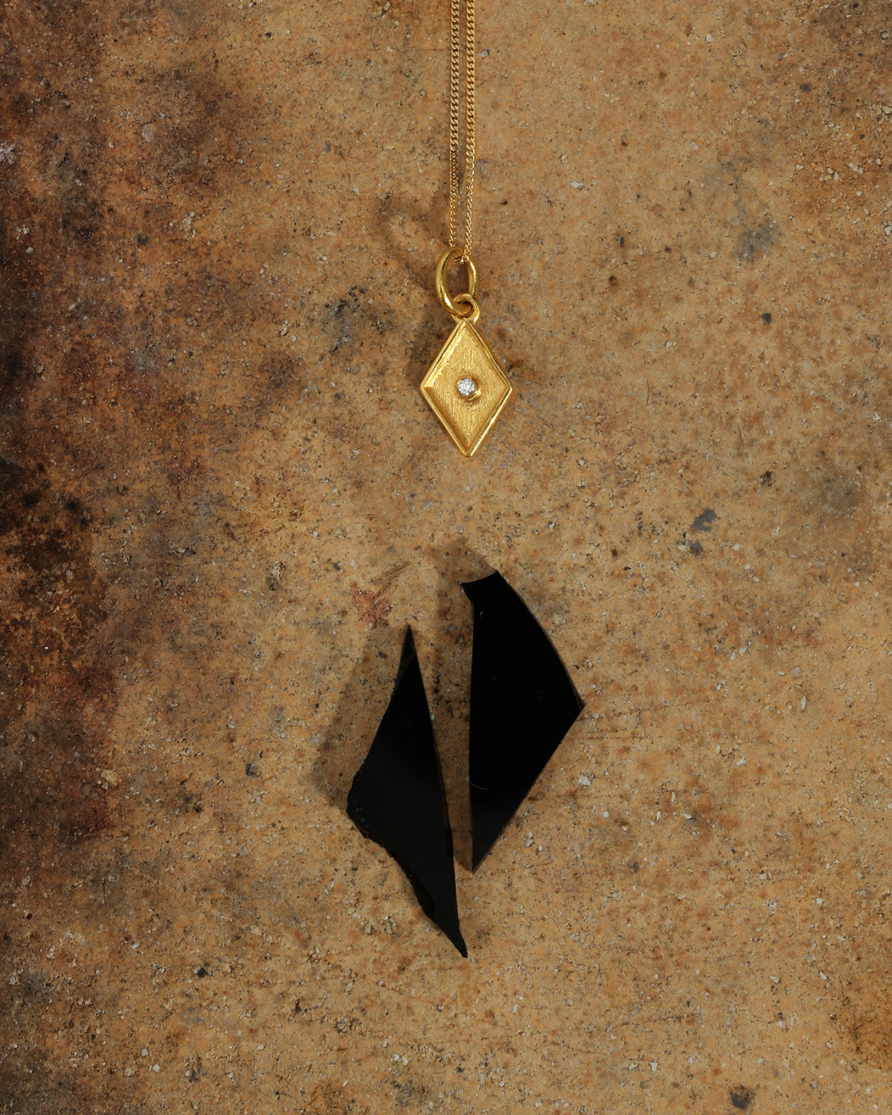 Temple of the Sun Tala Necklace Kite Solid Gold