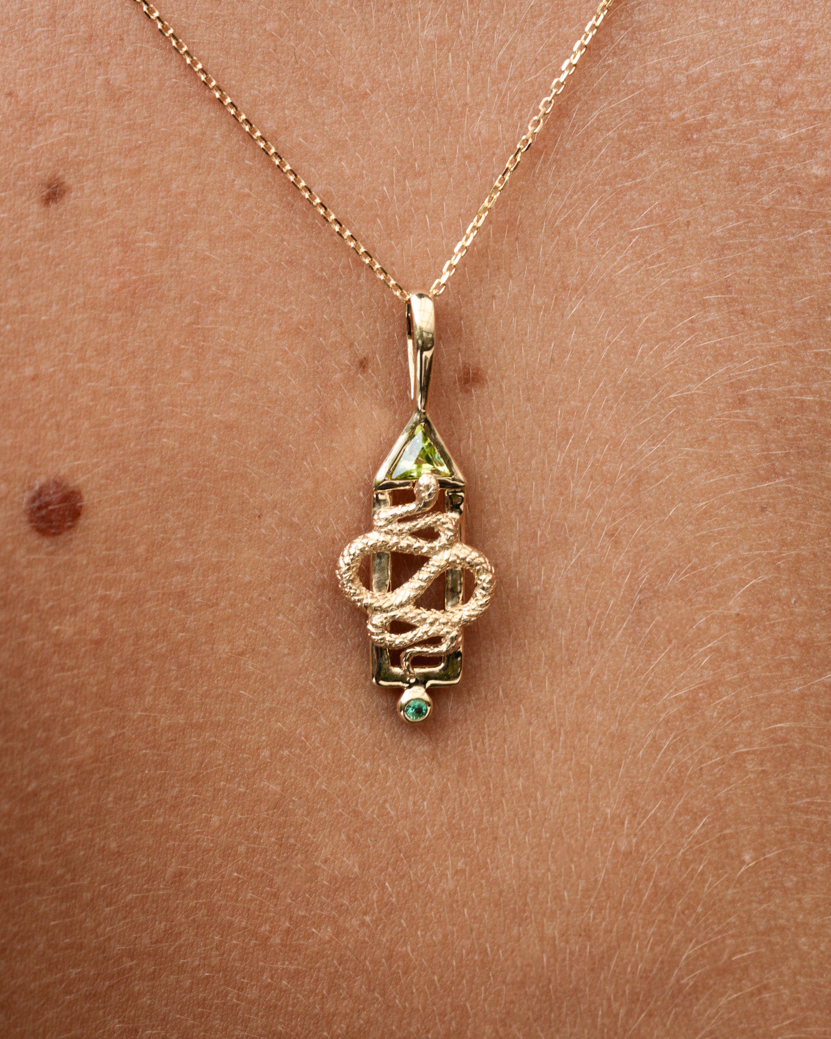 Rise Necklace Solid Gold