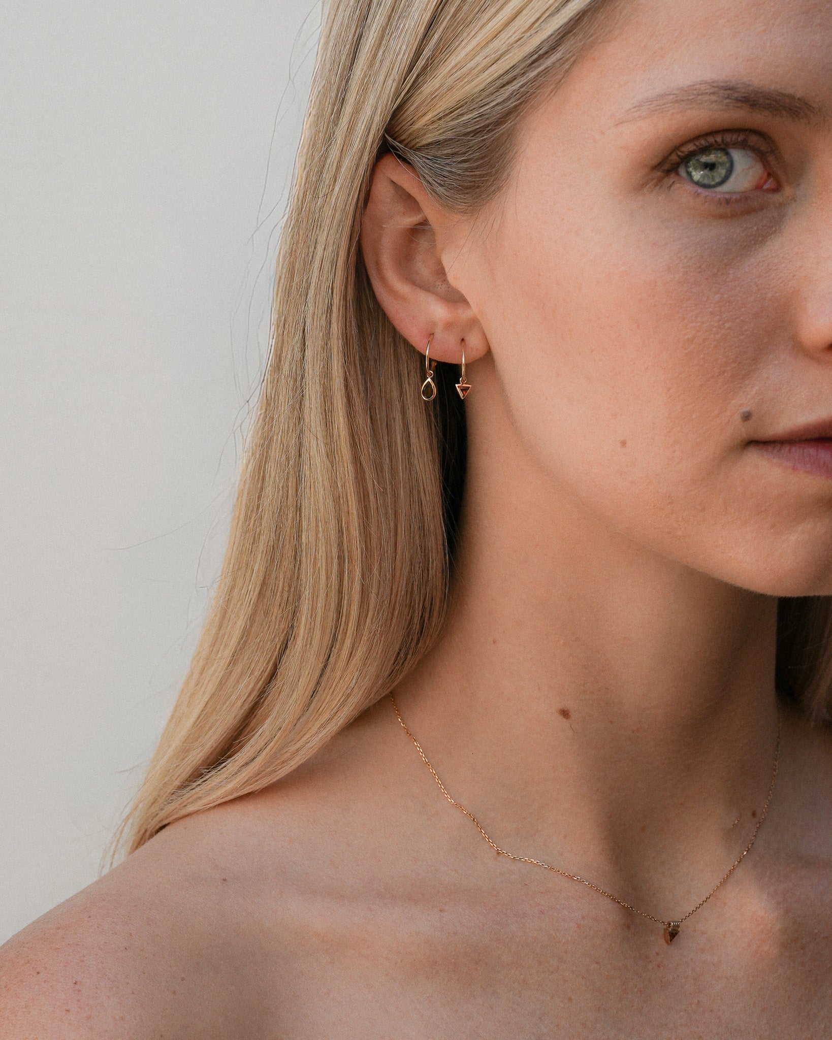 Pyrus Single Earring Solid Gold