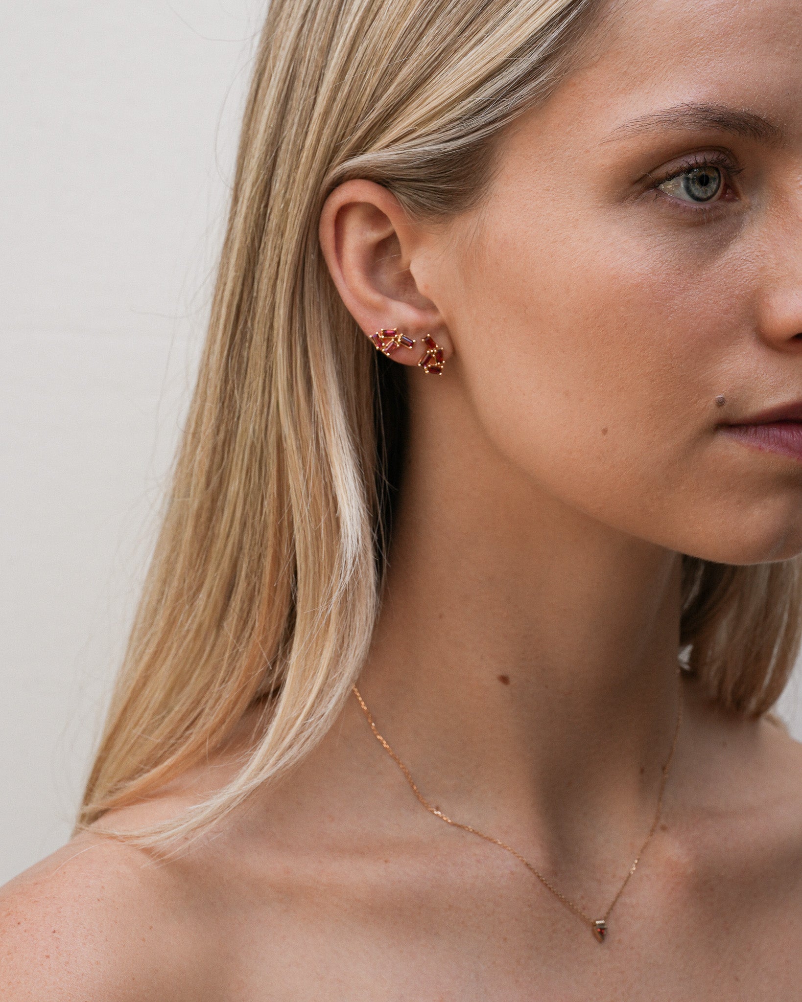 Monti Earrings Garnet Solid Gold