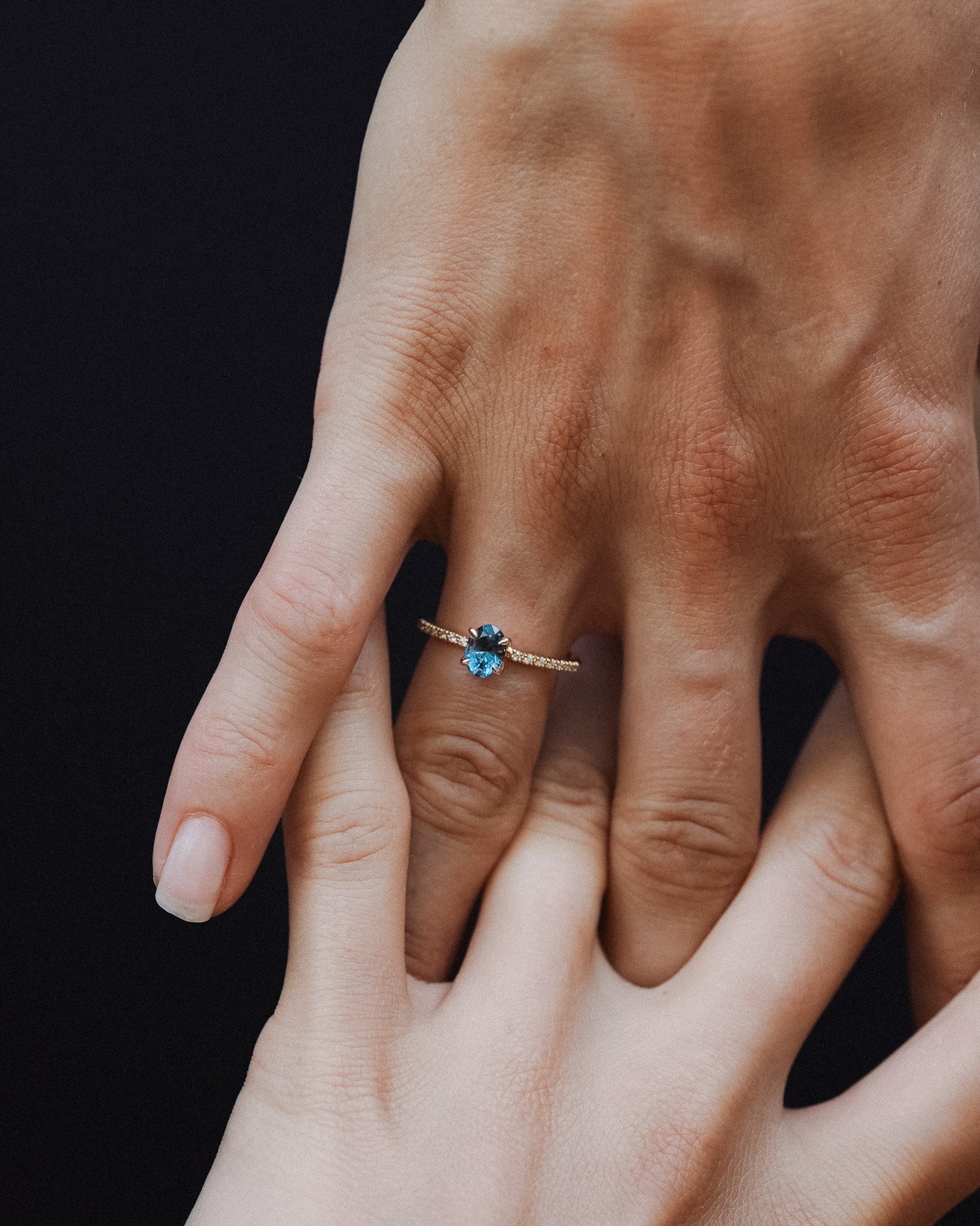 Adama Oval Ring 0.89ct Blue Spinel Diamond Solid Gold