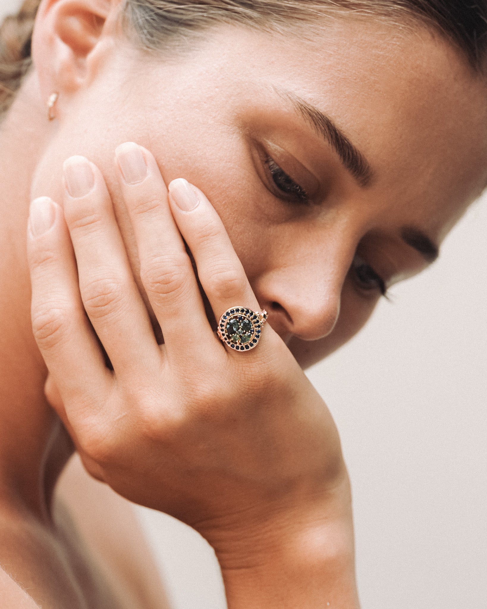 Asteria Halo Sapphire Solid Gold