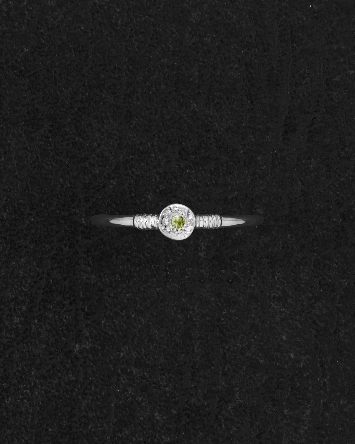 Bia Ring Silver on dark leather