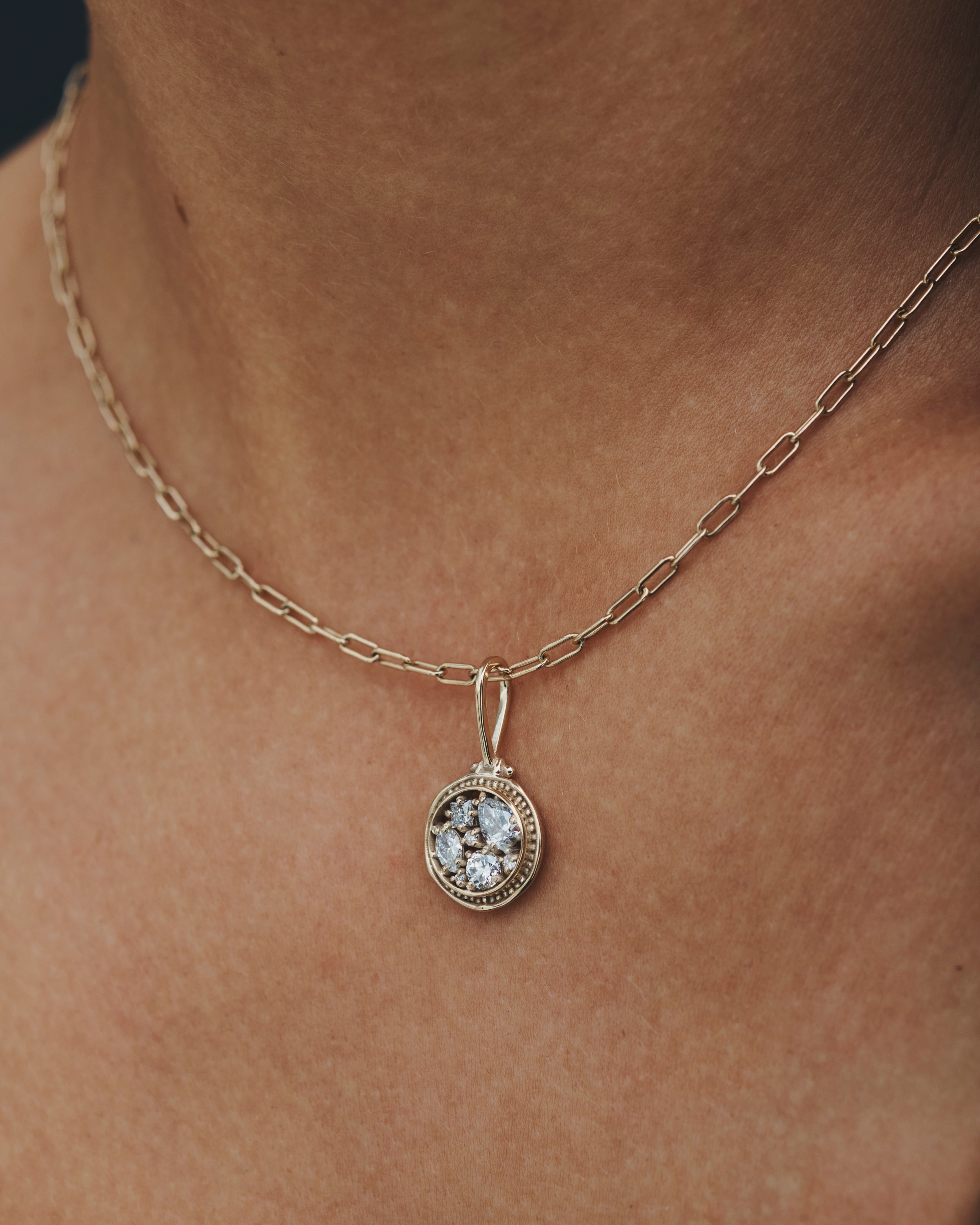 Asteria Pendant Diamond Solid Gold