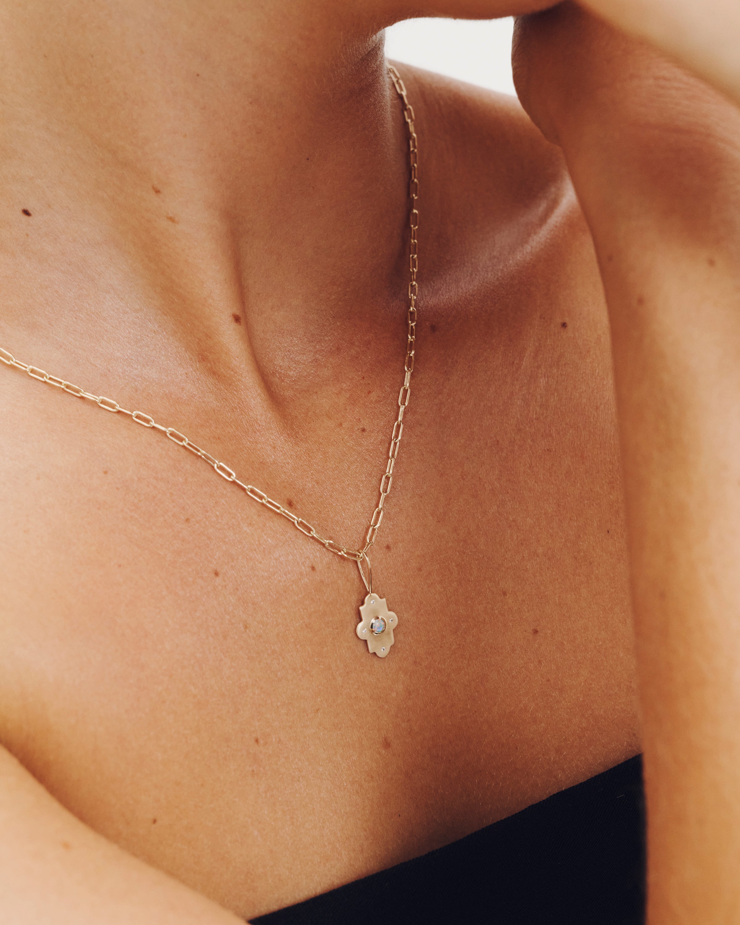 Rosa Pendant Small Opal Diamond Solid Gold