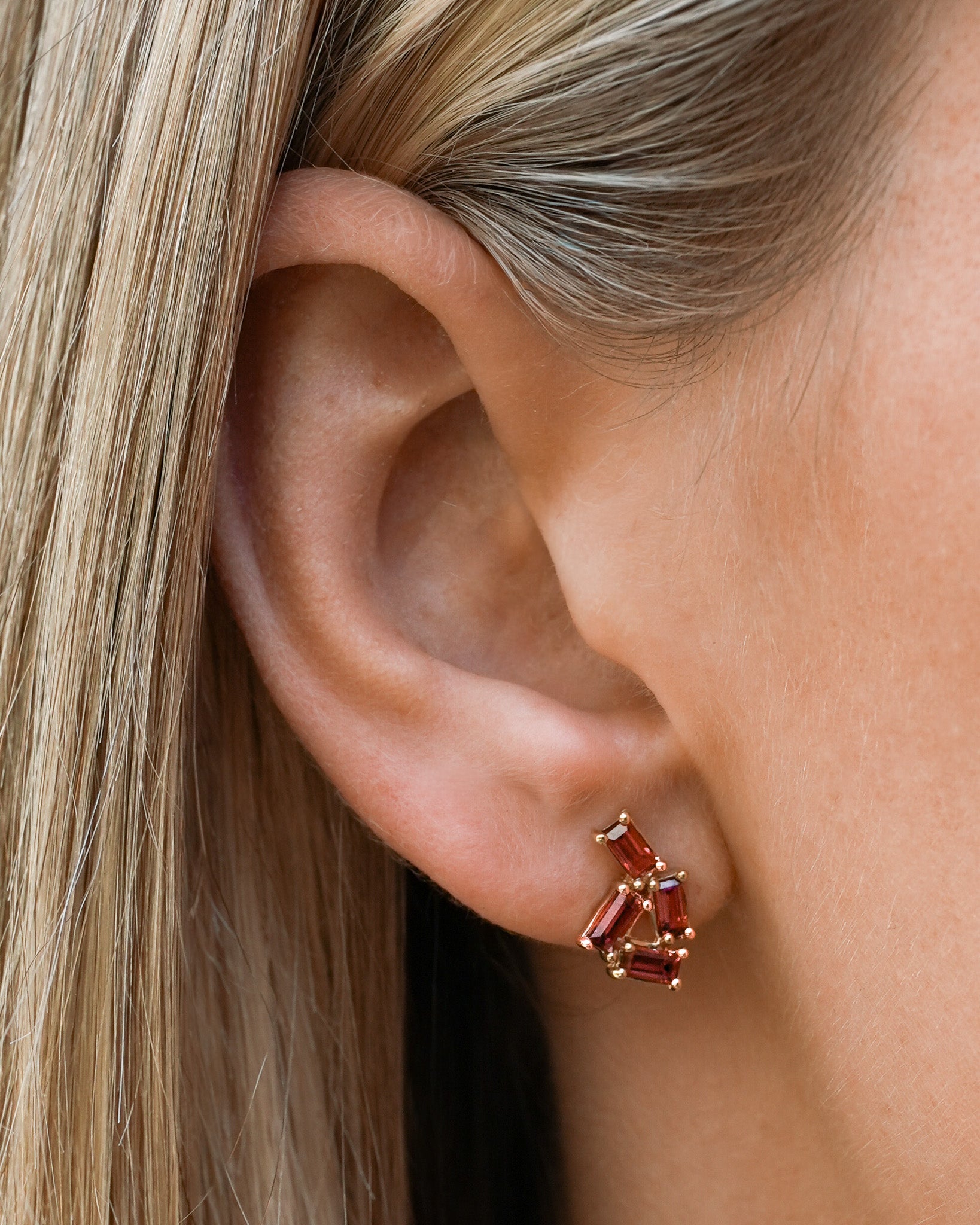 Monti Earrings Garnet Solid Gold