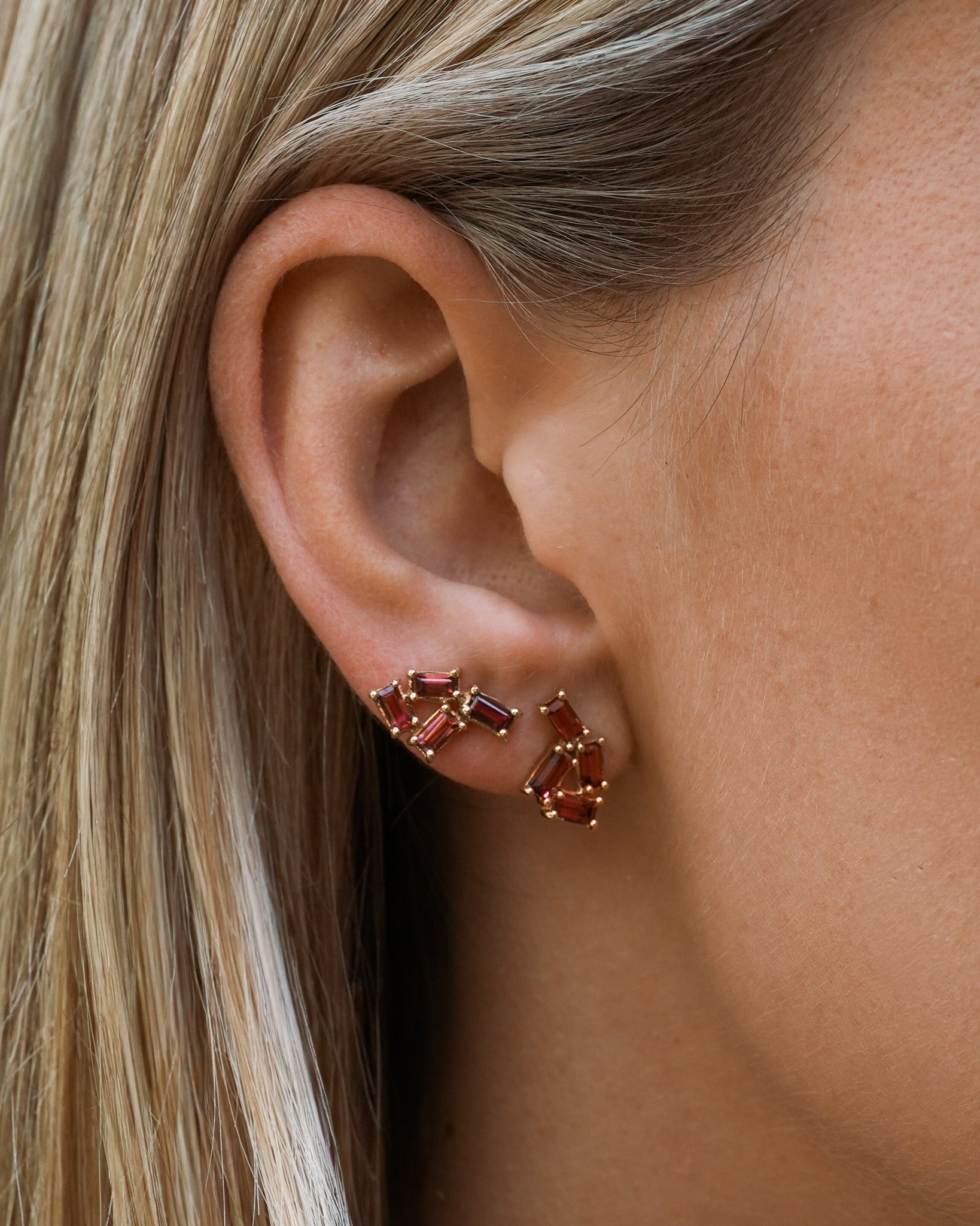 Monti Earrings Garnet Solid Gold