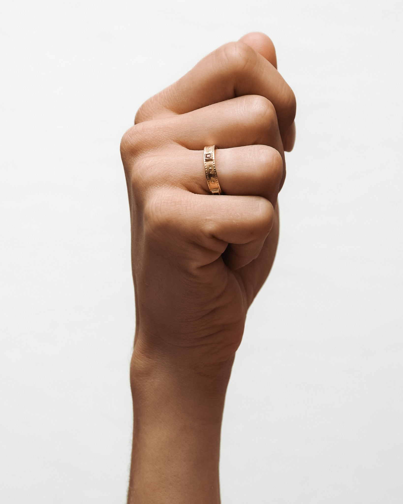 Rosetta Ring Garnet Solid Gold