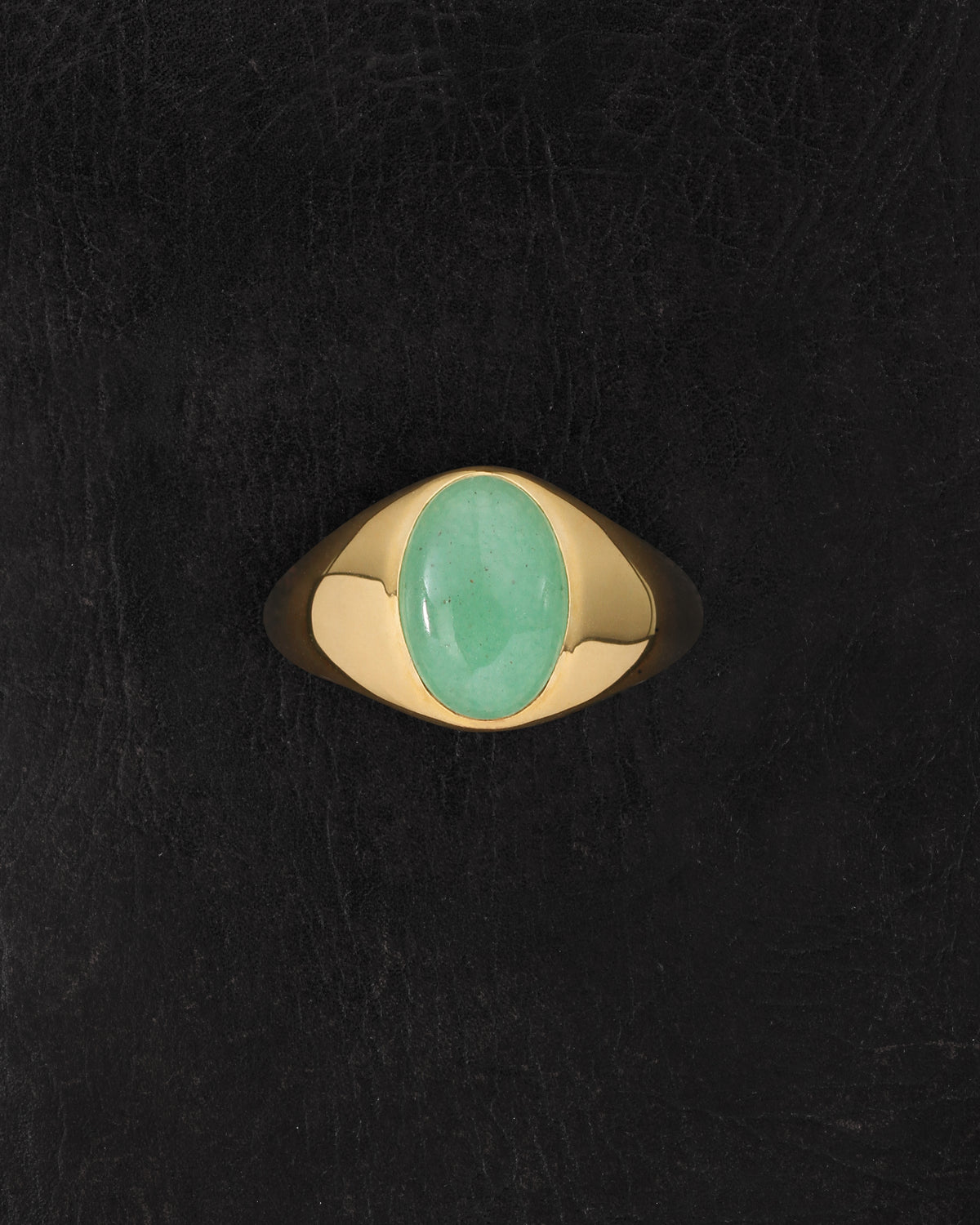Ma Ring Gold Vermeil on dark leather