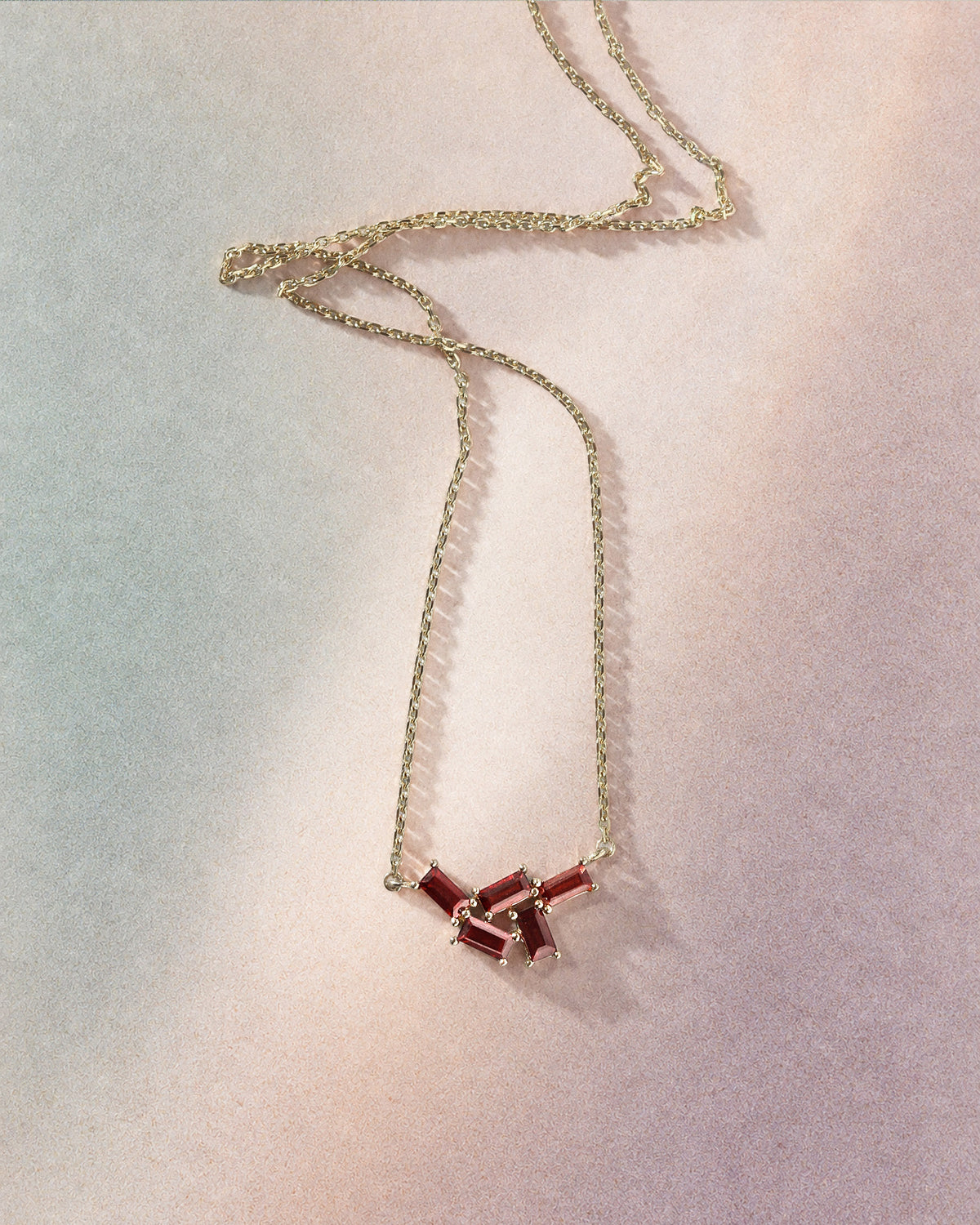 Monti Garnet Necklace Solid Gold, flatlay