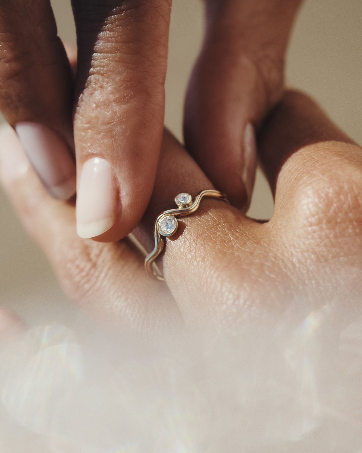 Reva II Diamond Ring Solid Gold, worn on the hand