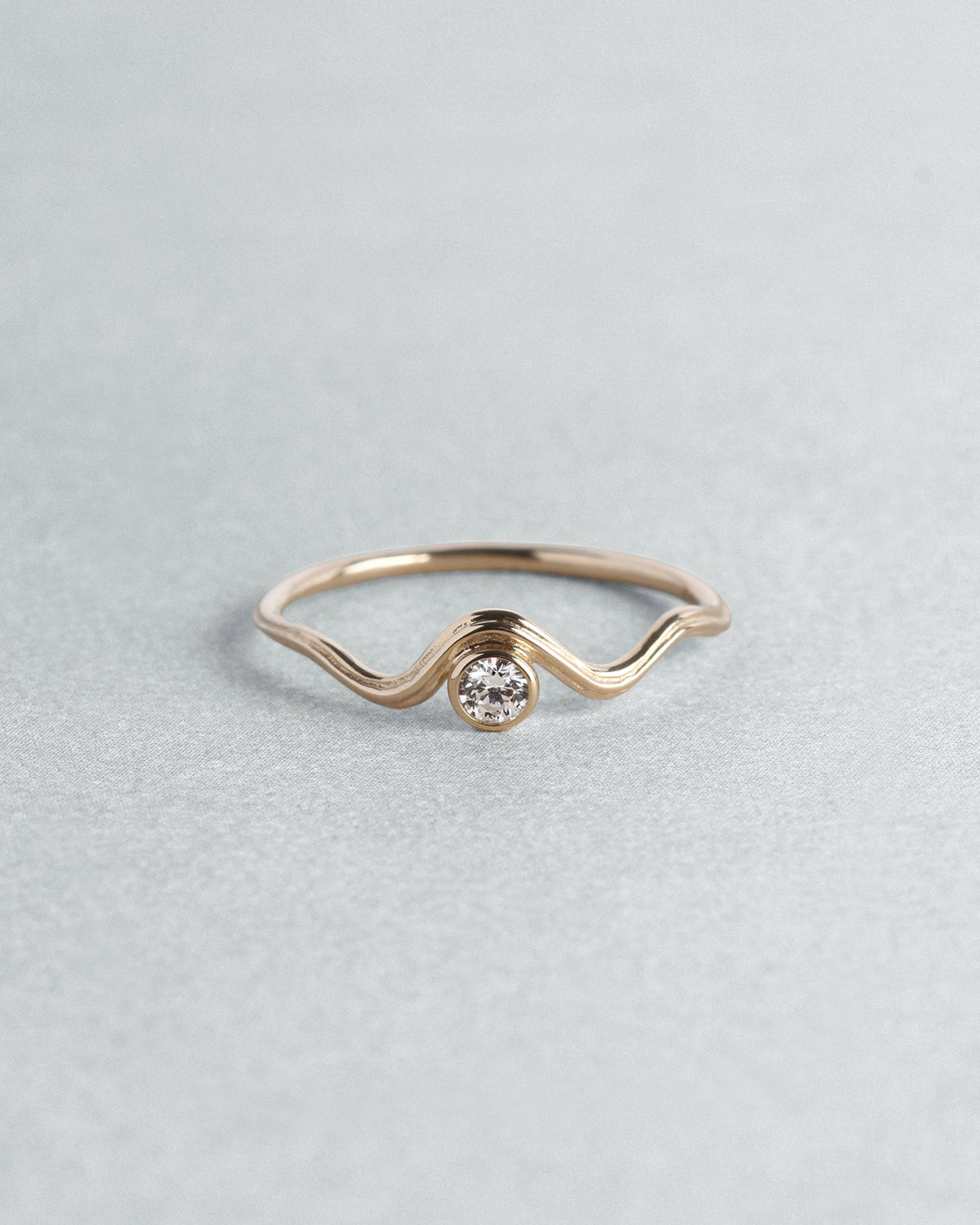 Reva I Diamond Ring Solid Gold, flatlay