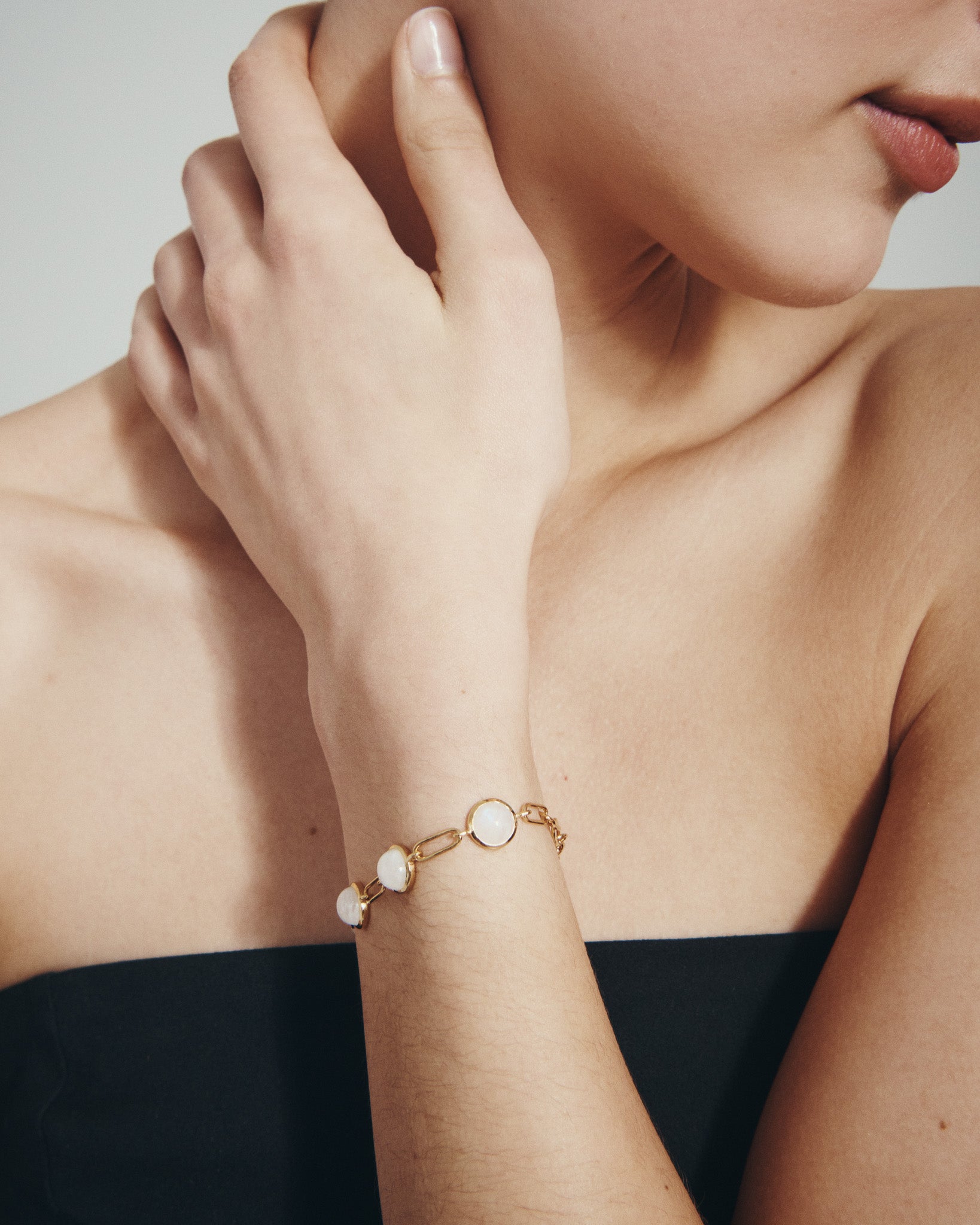 Lumi Bracelet Gold Vermeil, worn