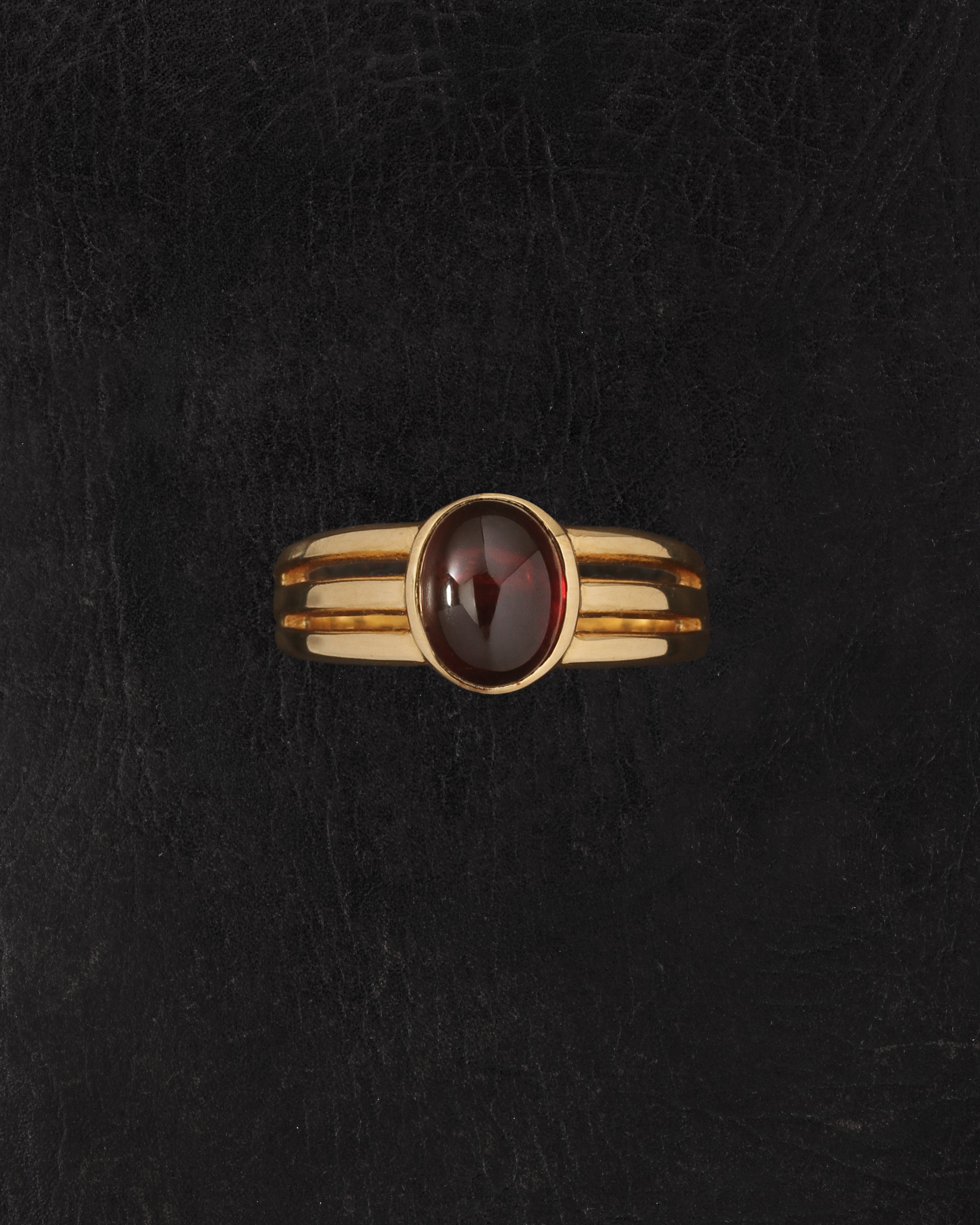 Vega Ring Gold Vermeil on dark leather