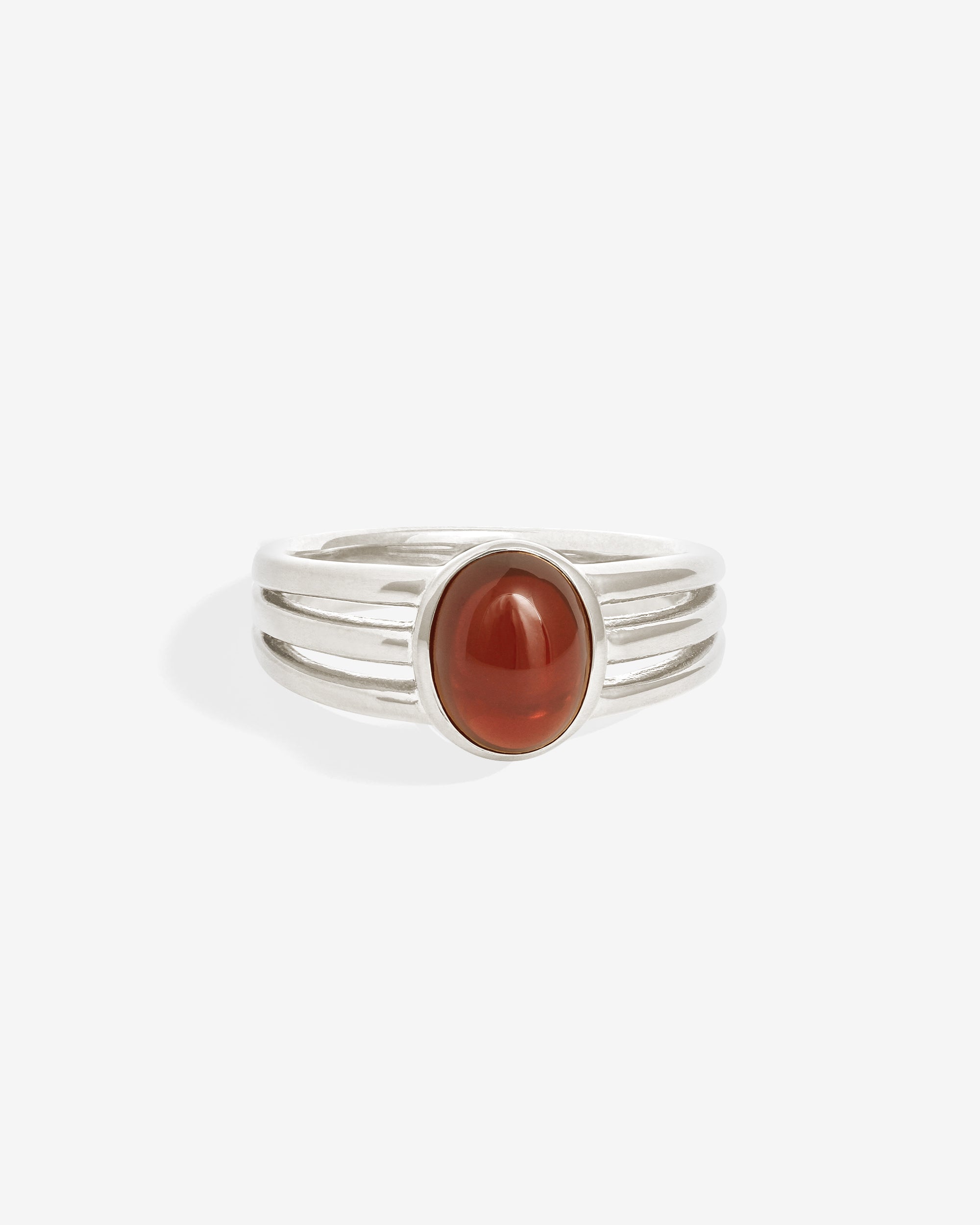 Vega Ring Silver set with garnet