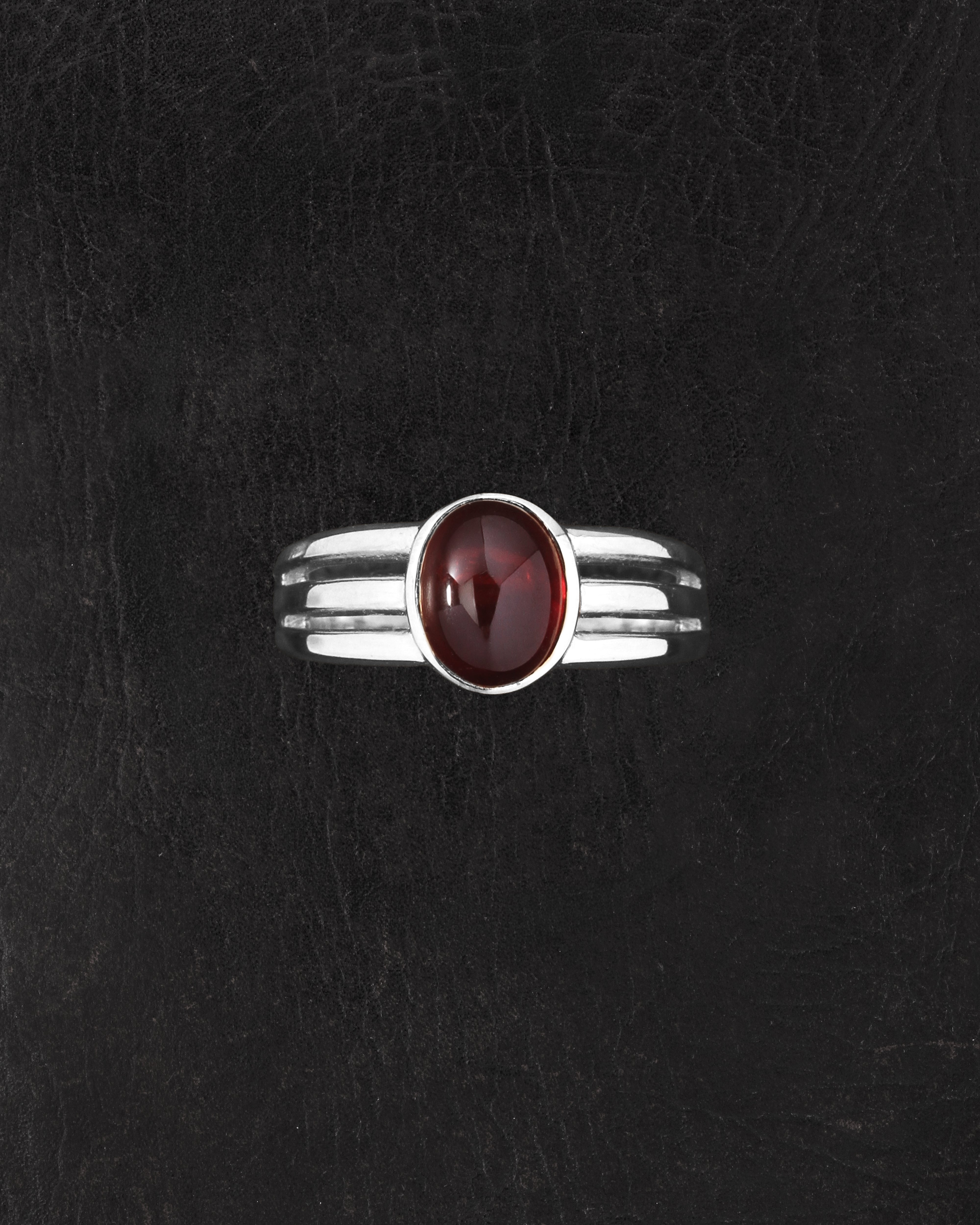 Vega Ring Silver on dark leather
