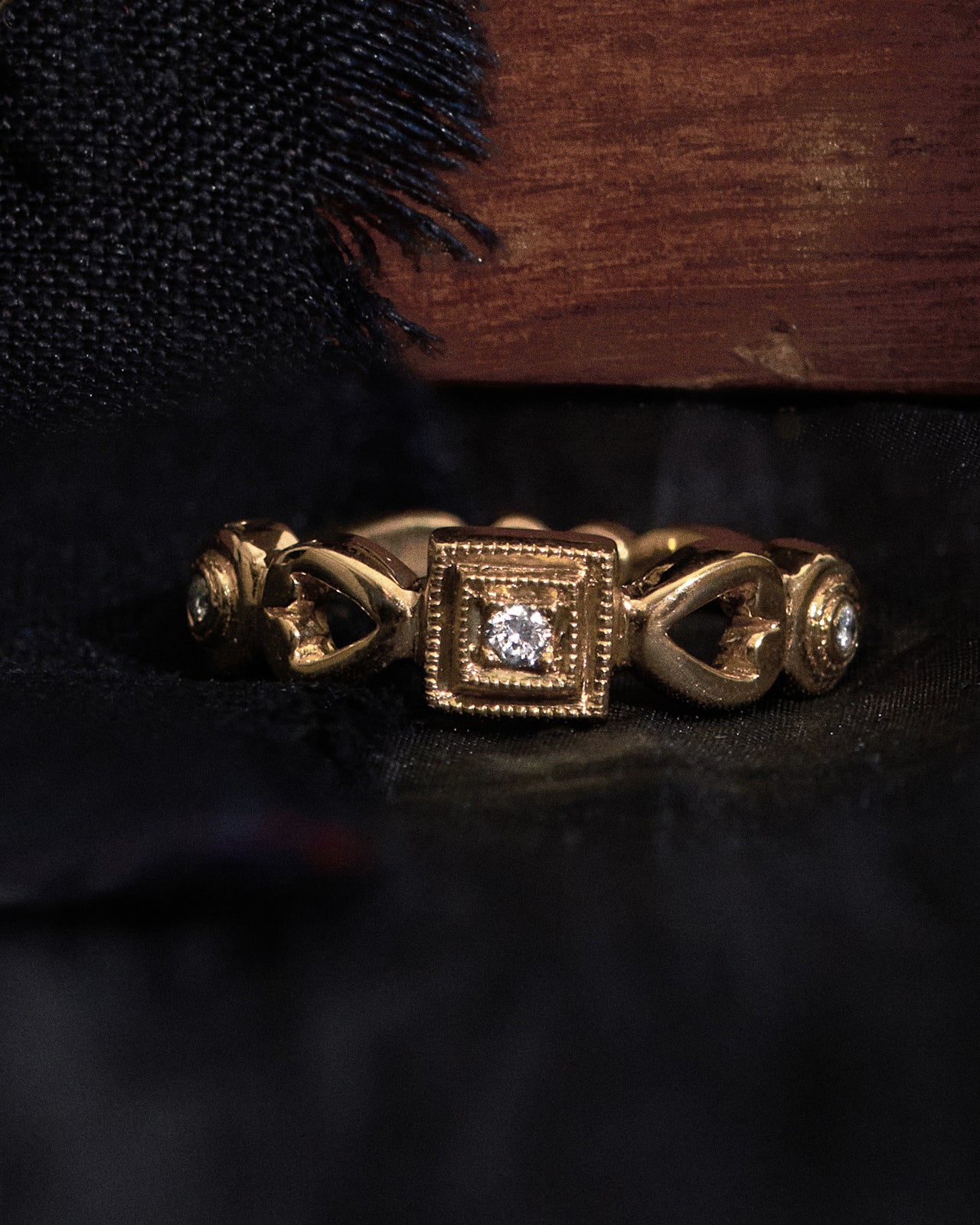 Temple of the Sun Alara Ring White Diamond Solid Gold