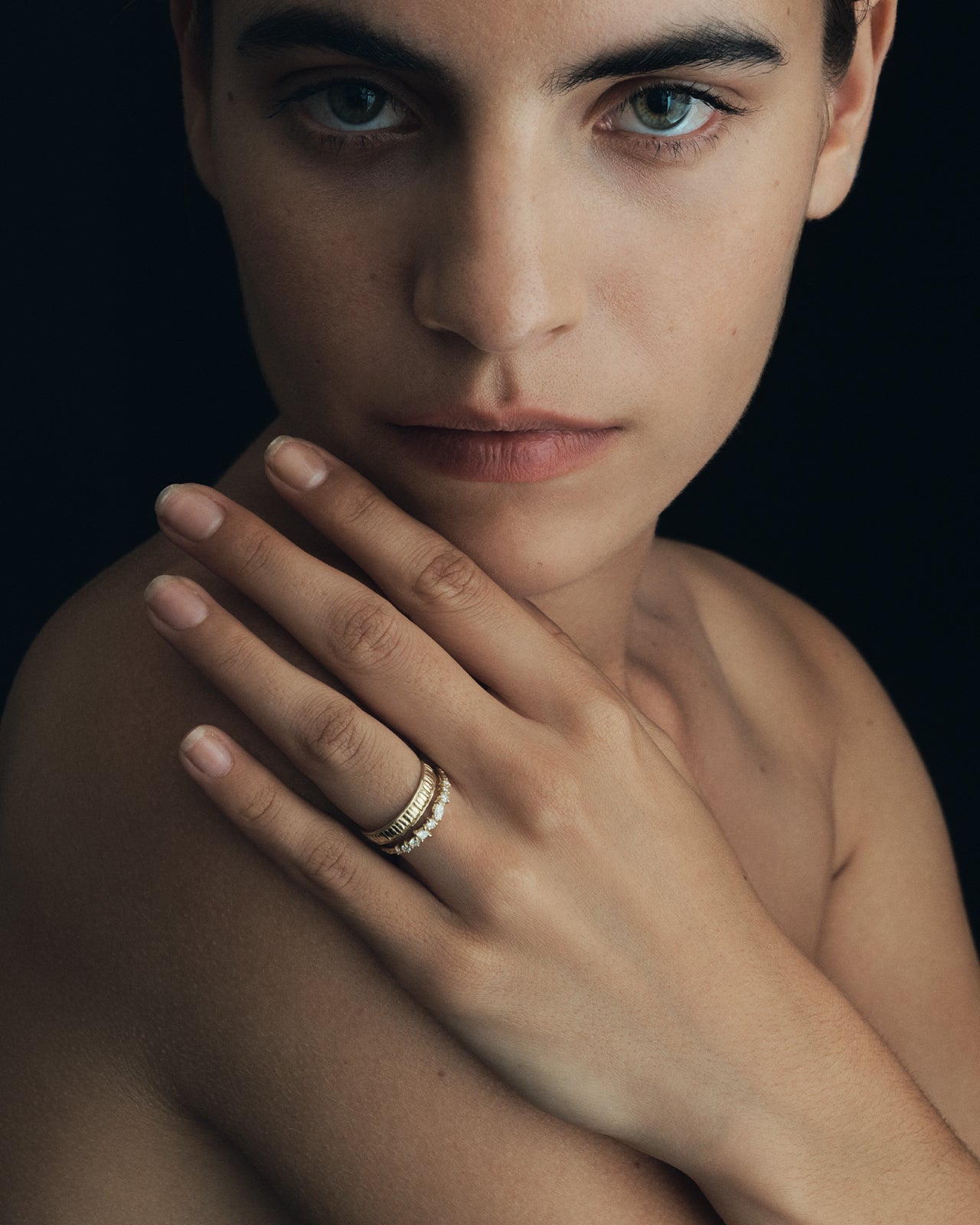 Temple of the Sun Arete Band Solid Gold