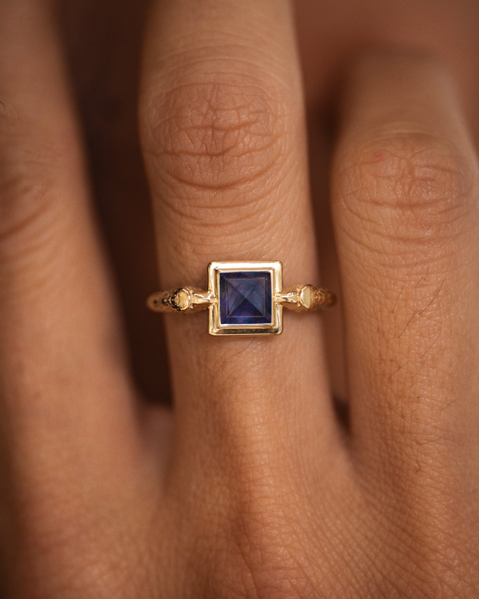 Temple of the Sun Asier Ring Blue Sapphire Solid Gold