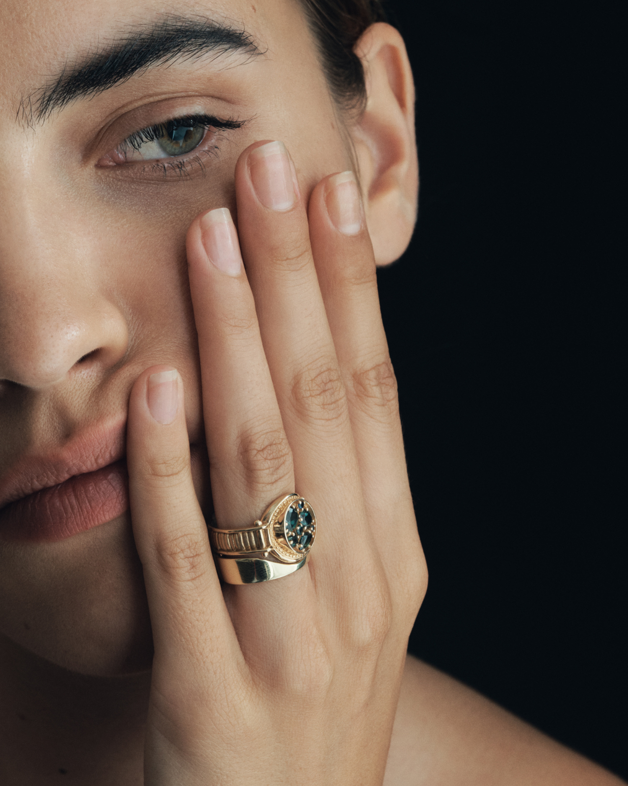 Temple of the Sun Asteria Ring Sapphire Solid Gold