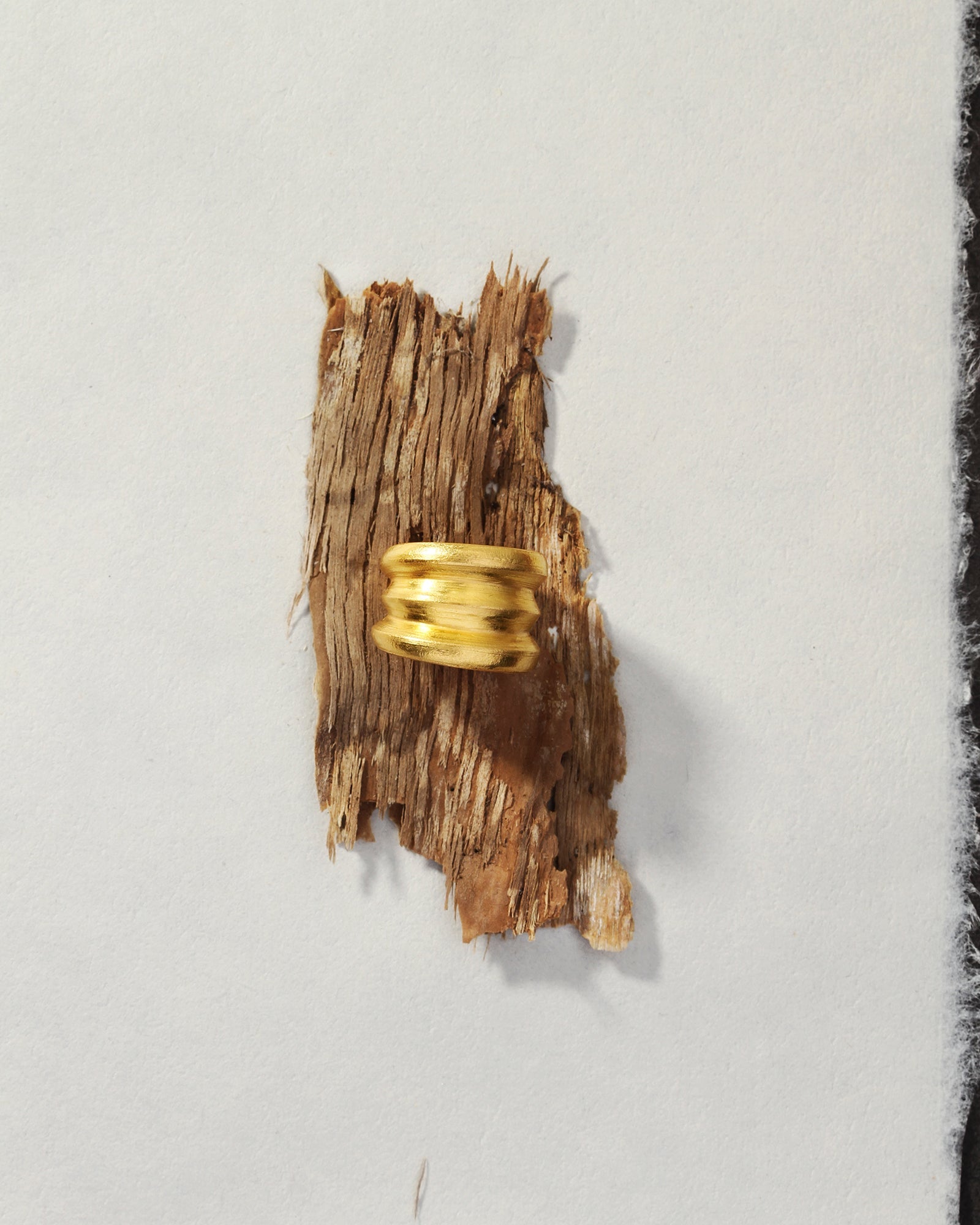 Temple of the Sun Fluted Ring Solid Gold
